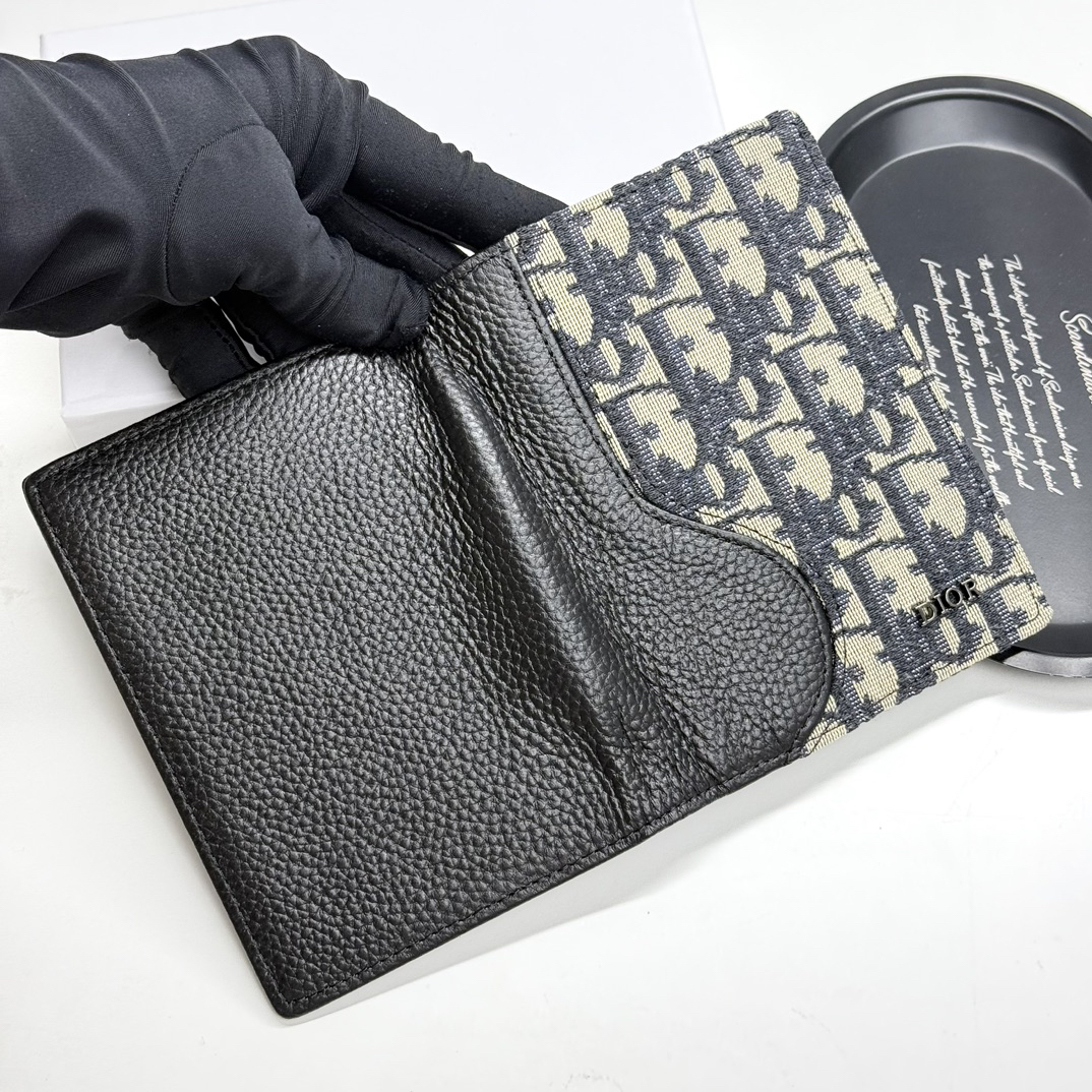 Dior 30 Montaigne Passport Holder - Image 8
