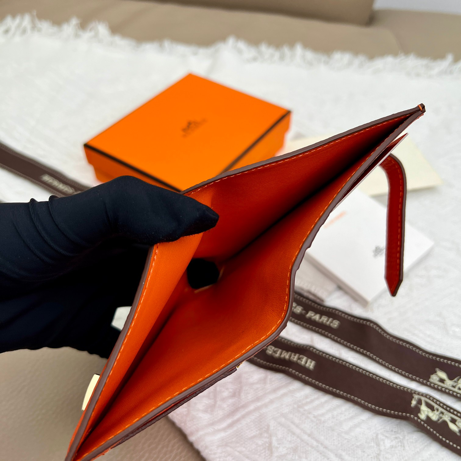 Hermes Leather Wallet with Metal Clasp - Image 8