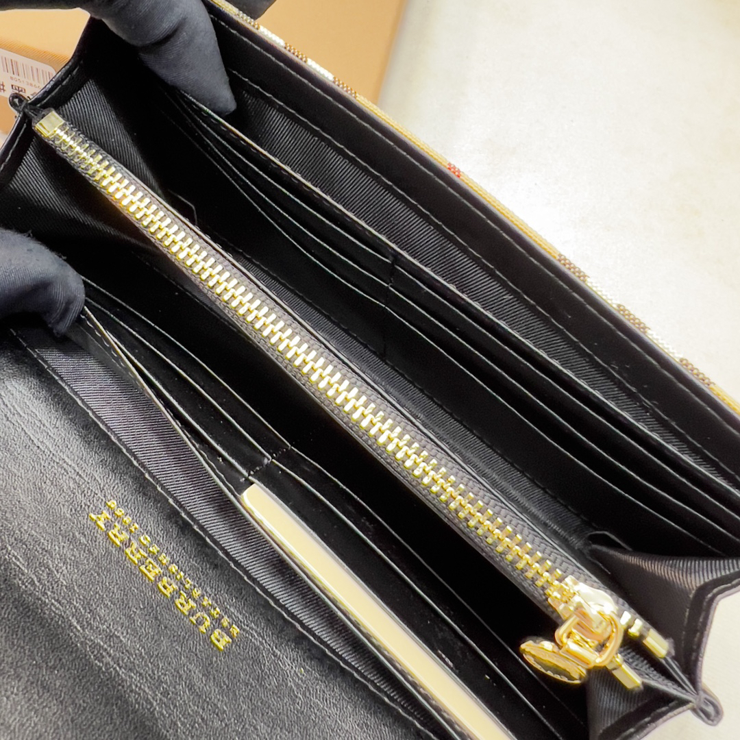 Burberry Vintage Check Long Wallet - Image 8