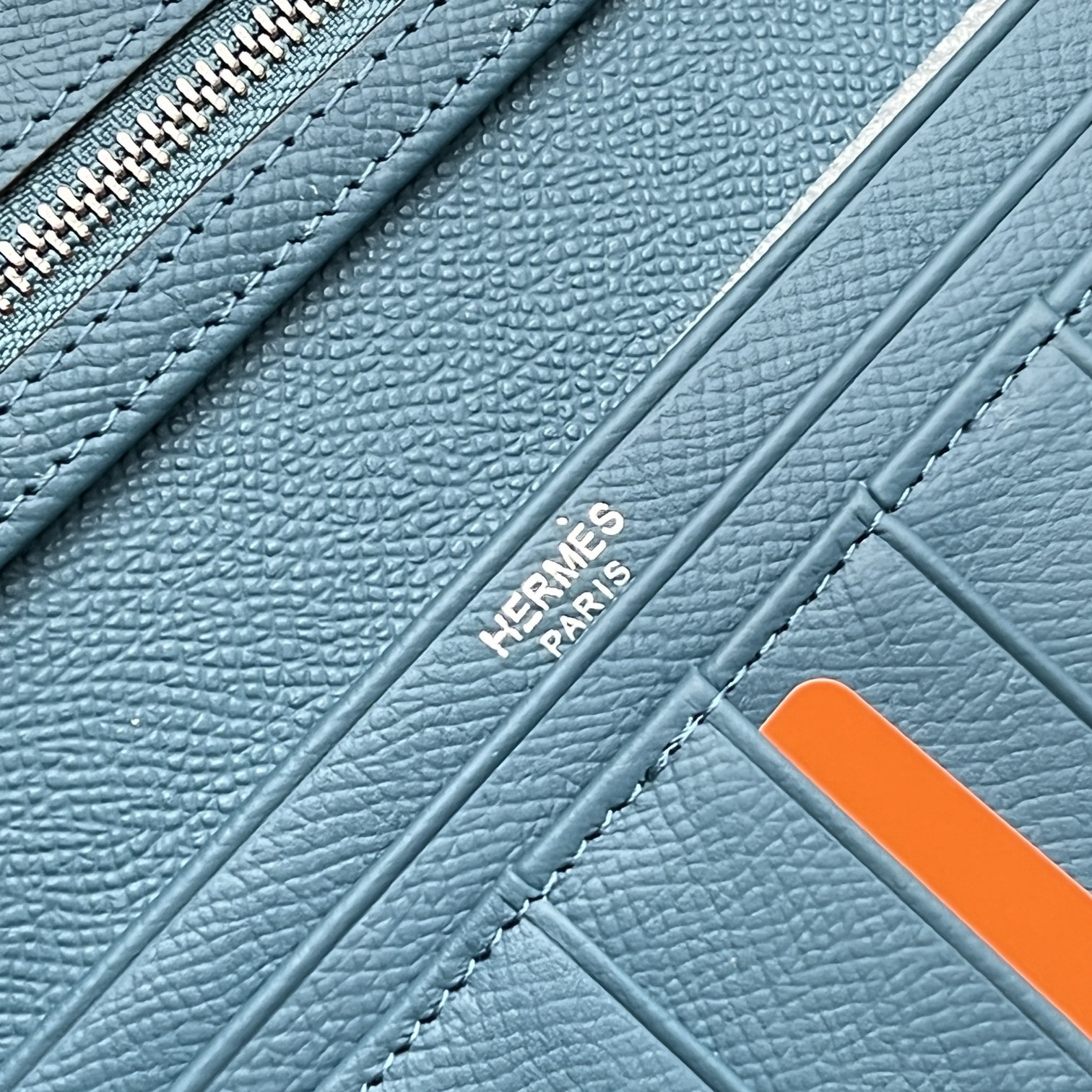 Hermès Women's Togo Leather Vertical Wallet with Zip Closure - Image 8