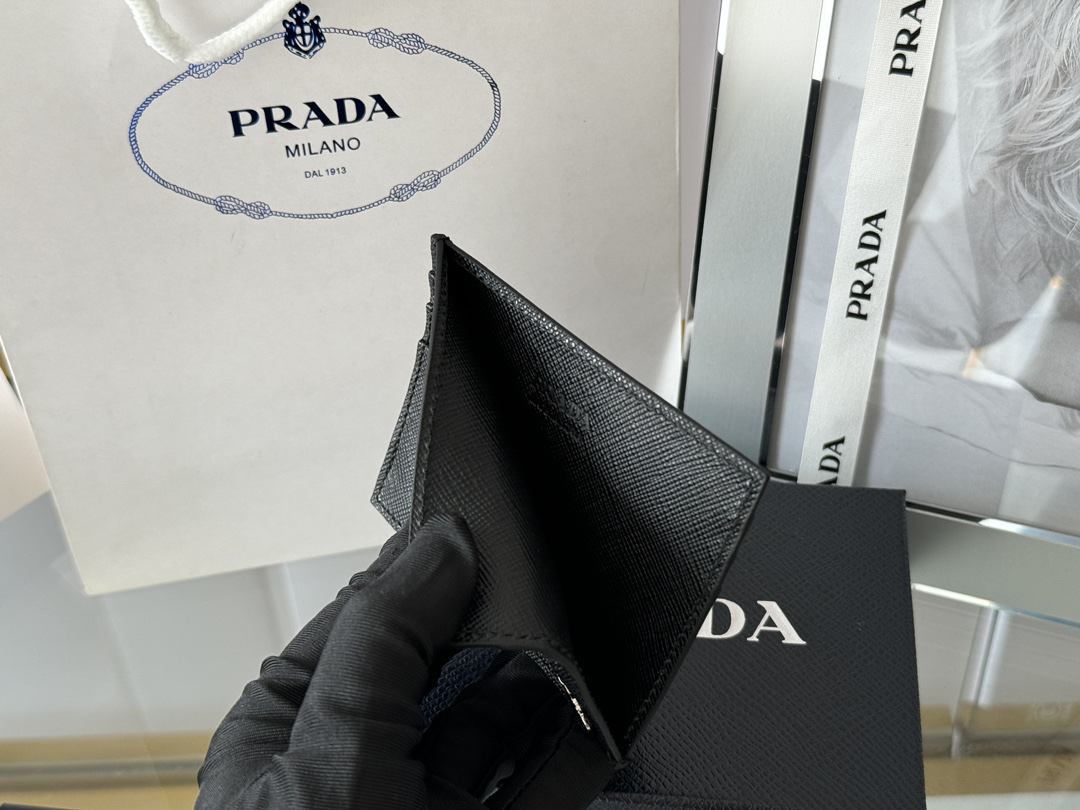 Prada Saffiano Leather Men's Card Holder - Image 8