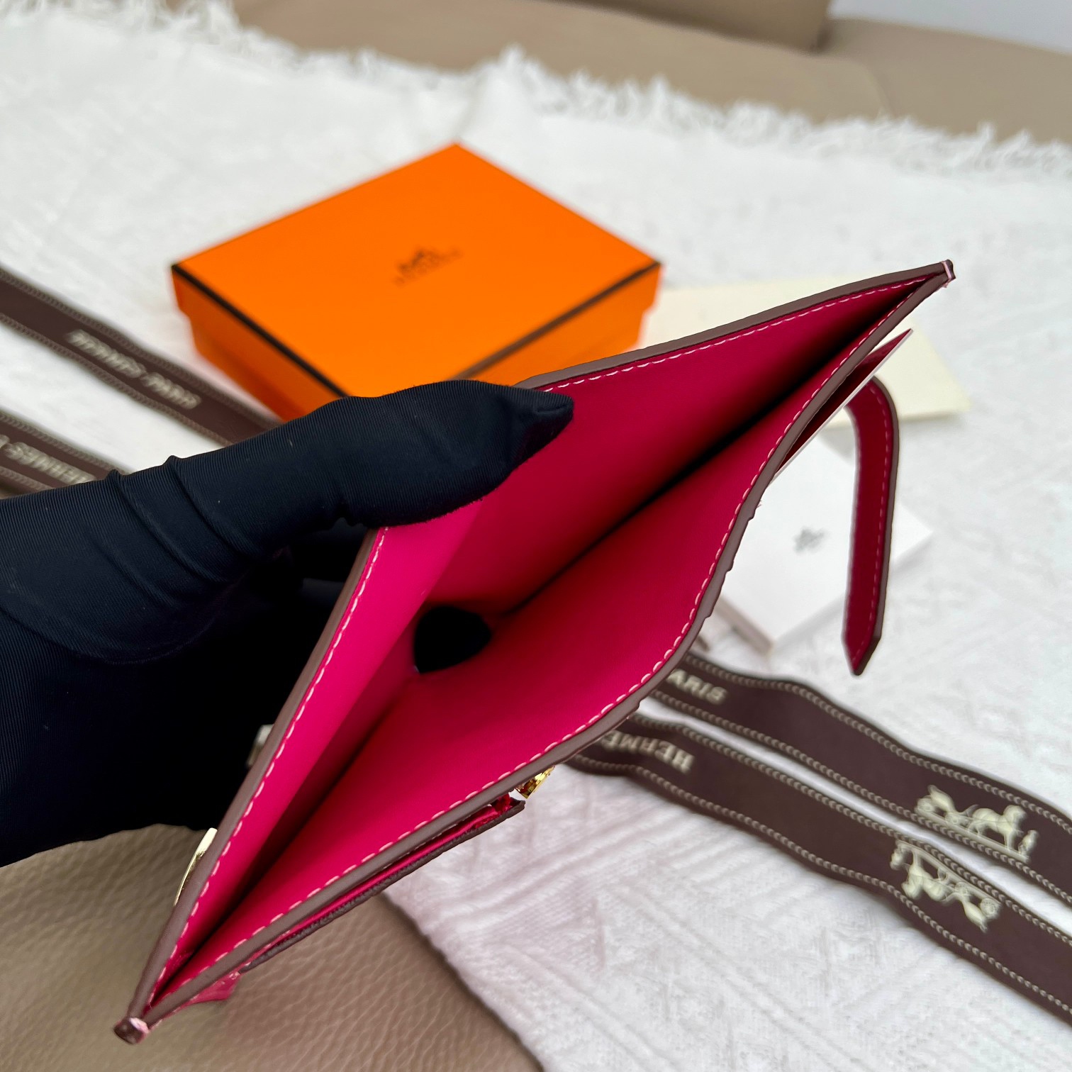 Hermes Vertical Pocket Wallet with Gold-Tone Hardware - Image 8