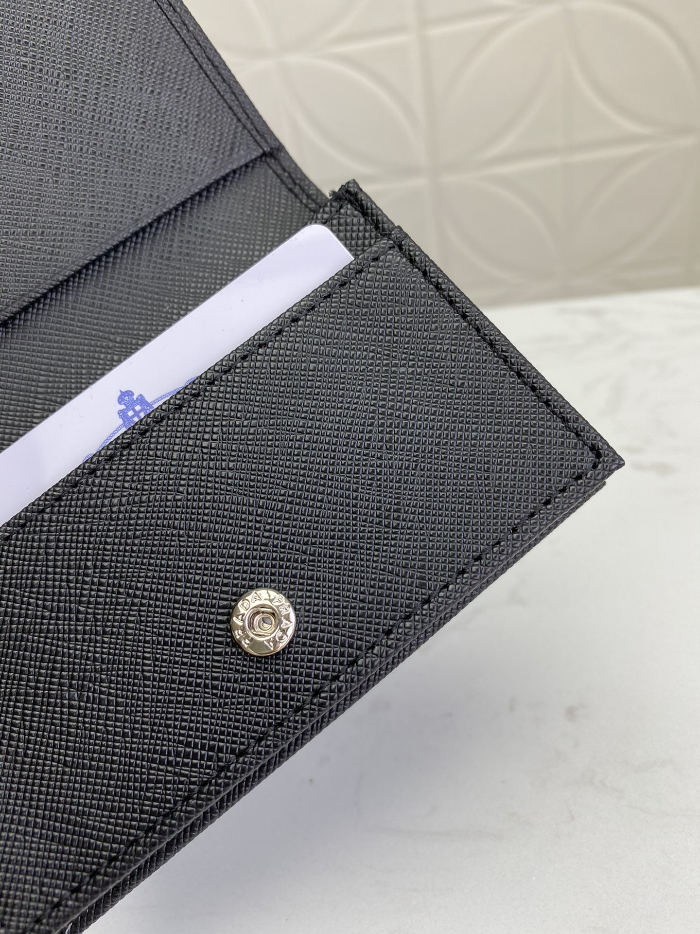 Prada Men's Leather Card Holder - Image 8