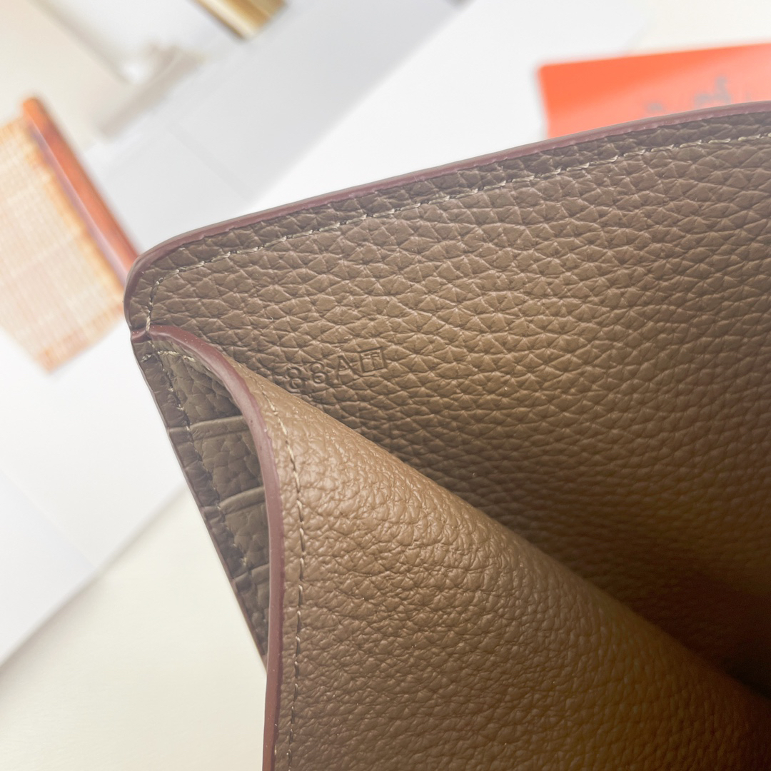 Hermès H230 Wallet in Togo Calfskin - Image 8