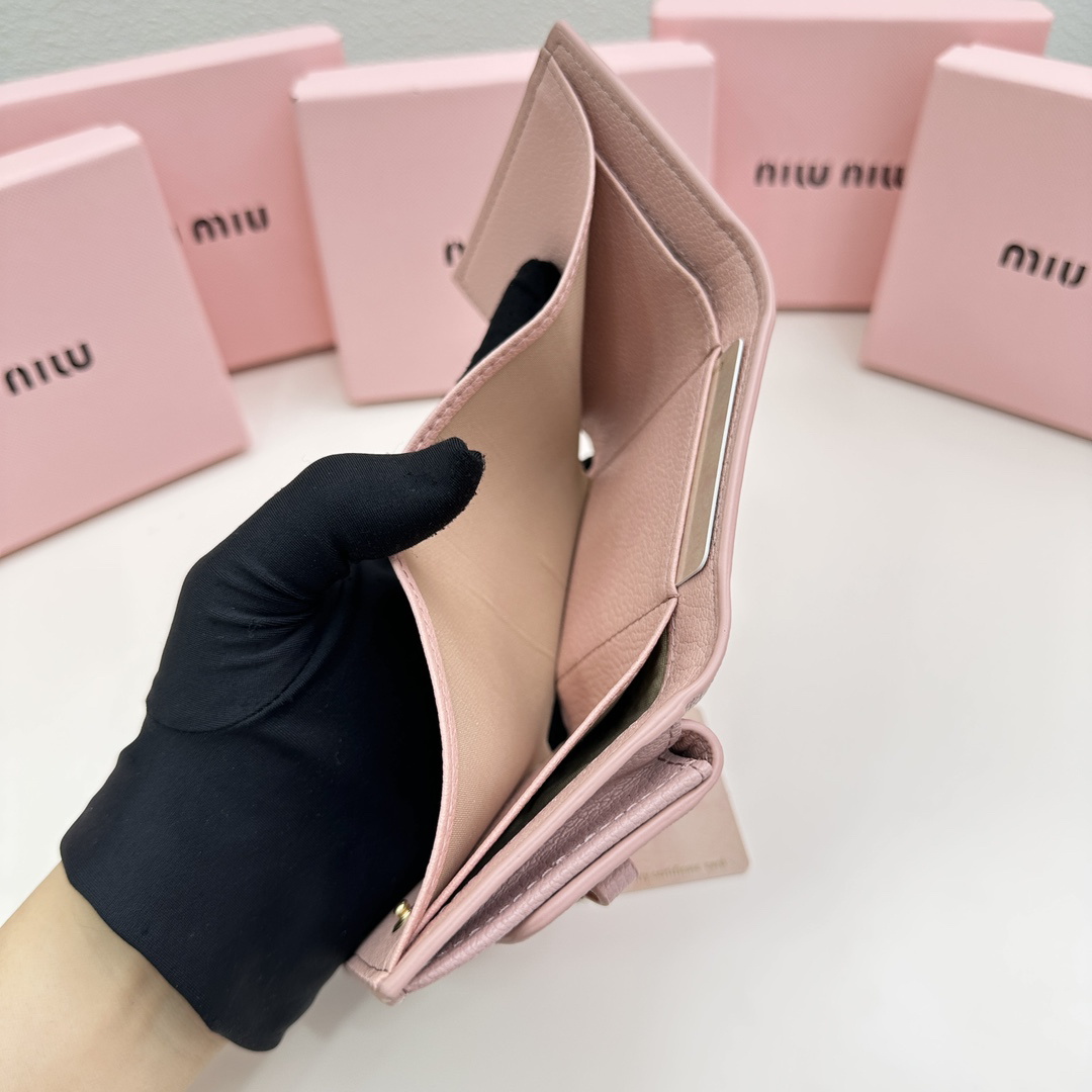 Miu Miu Leather Small Wallet - Image 8