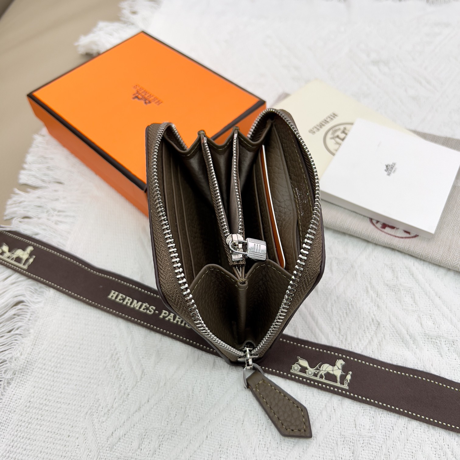 Hermes Constance Wallet - Image 8