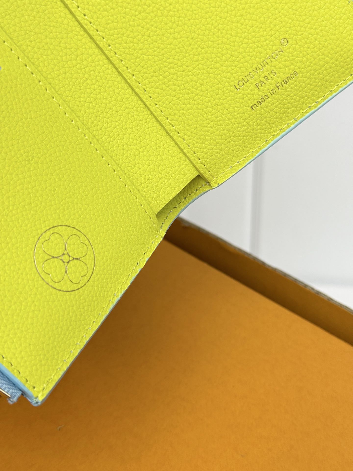 Louis Vuitton Lisa Monogram Wallet with Four-Leaf Clover Charm - Image 8