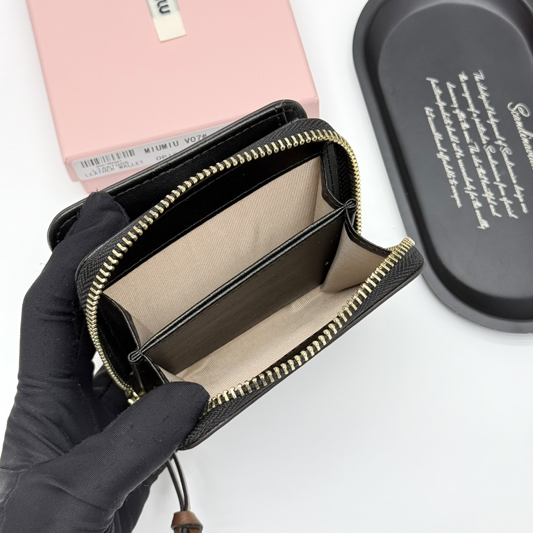 Miu Miu V07 Coin Purse - Image 8