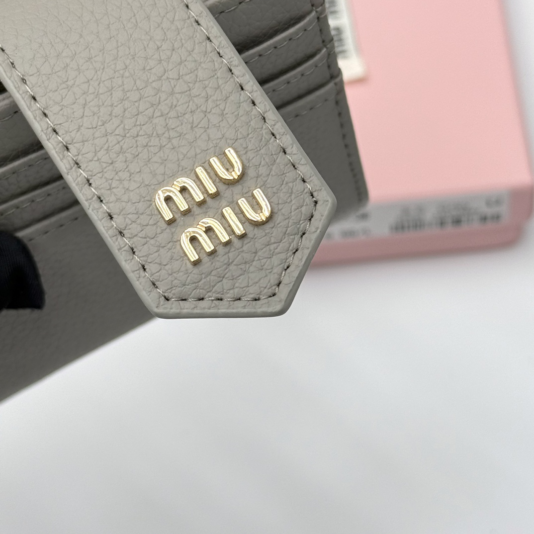 Miu Miu V13 Leather Bag - Image 8
