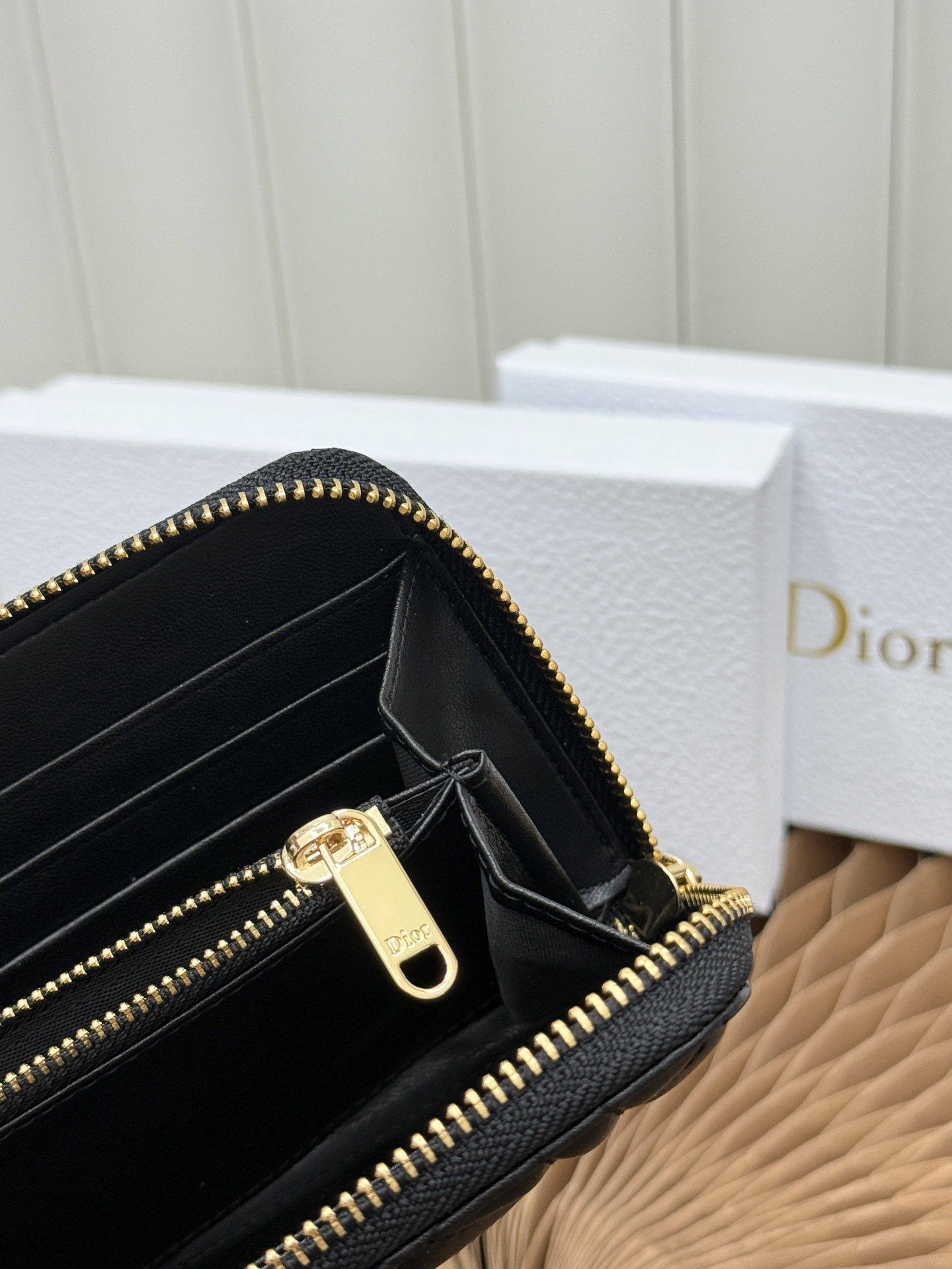 Dior Voyageur Slim Wallet in Blue Dior Oblique - Image 8