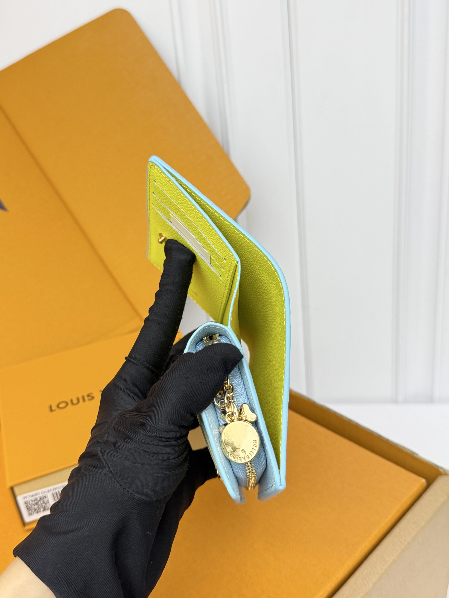 Louis Vuitton M27506 Light Blue Calfskin Wallet - Image 8
