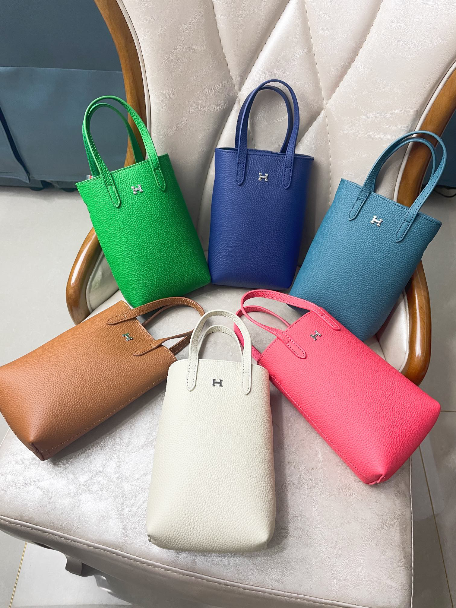 Hermès Leather Phone Bag - Image 8