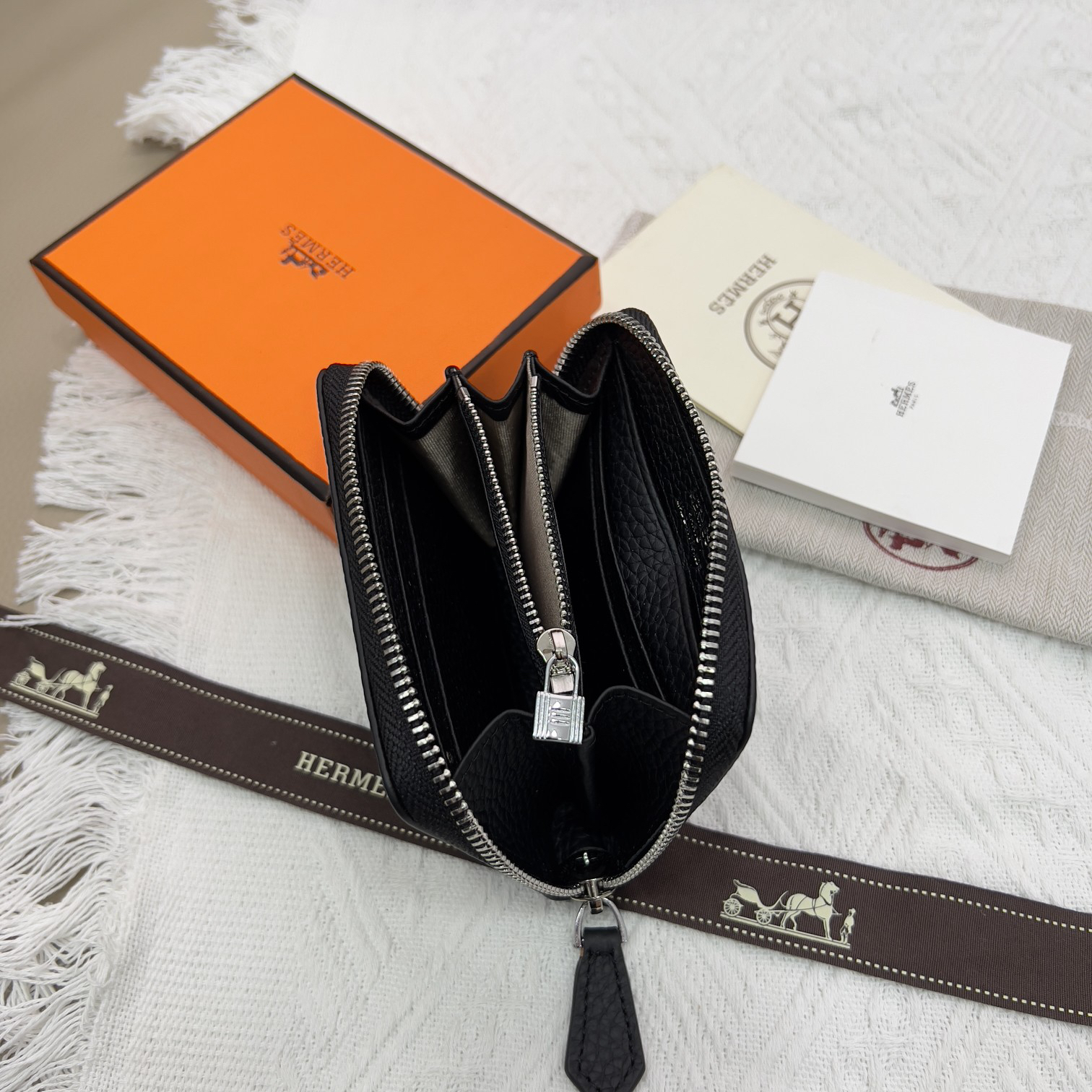 Hermès Constance Leather Wallet - Image 8