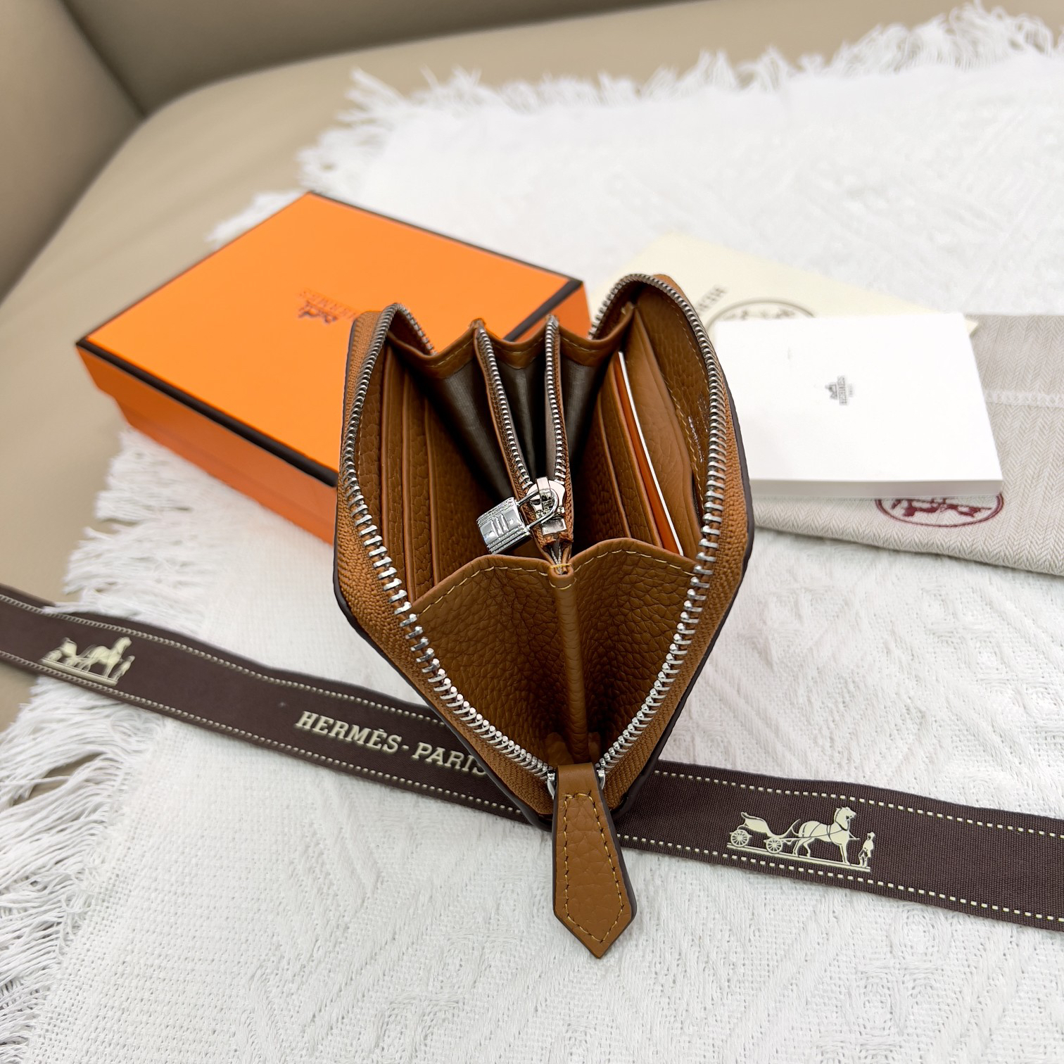 Hermès Constance Wallet - Image 8