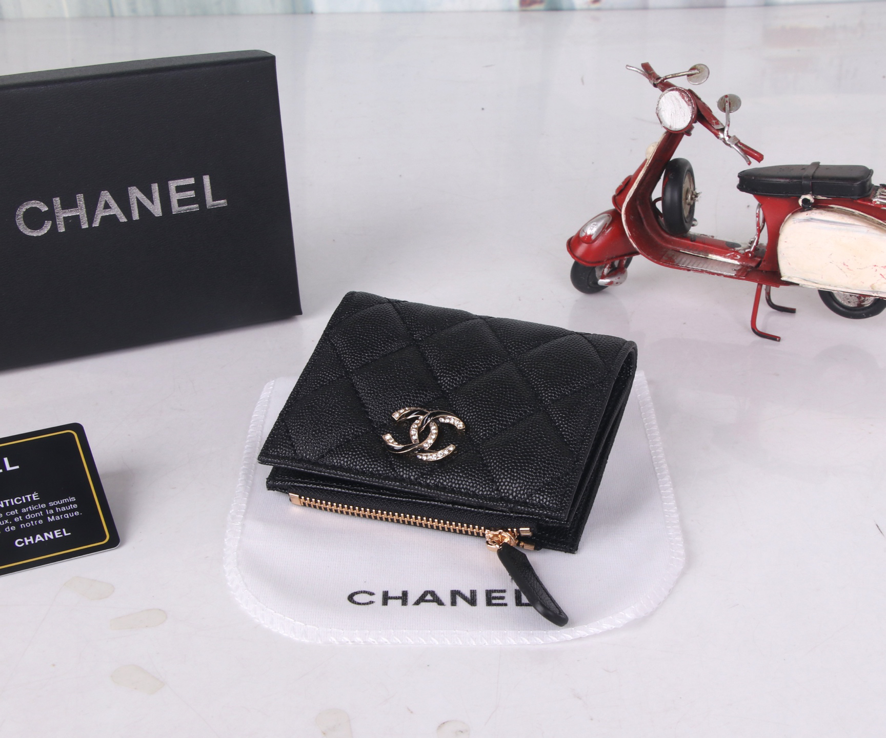 CHANEL Textured Leather Card Wallet 2216 - Image 8