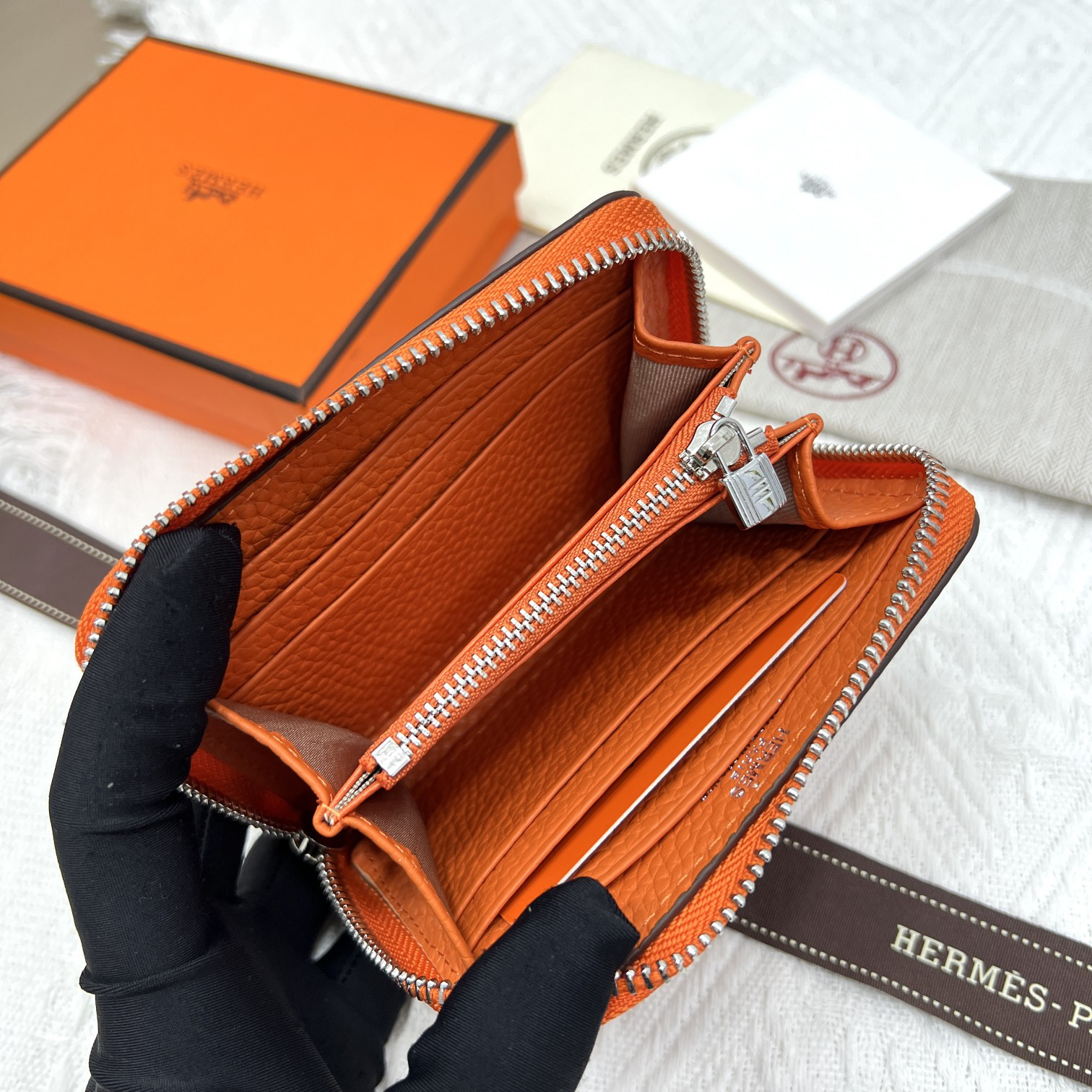 Hermès Constance Leather Wallet - Image 8