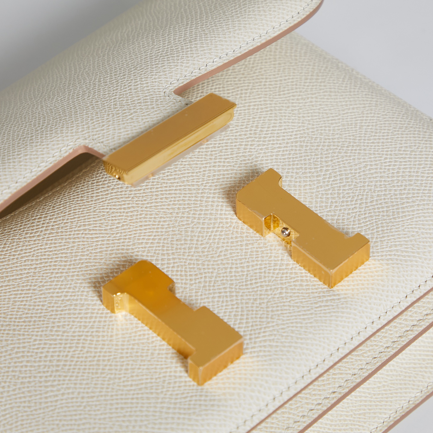 Hermès Constance 19 Epsom Calfskin Shoulder Crossbody Bag - Image 8
