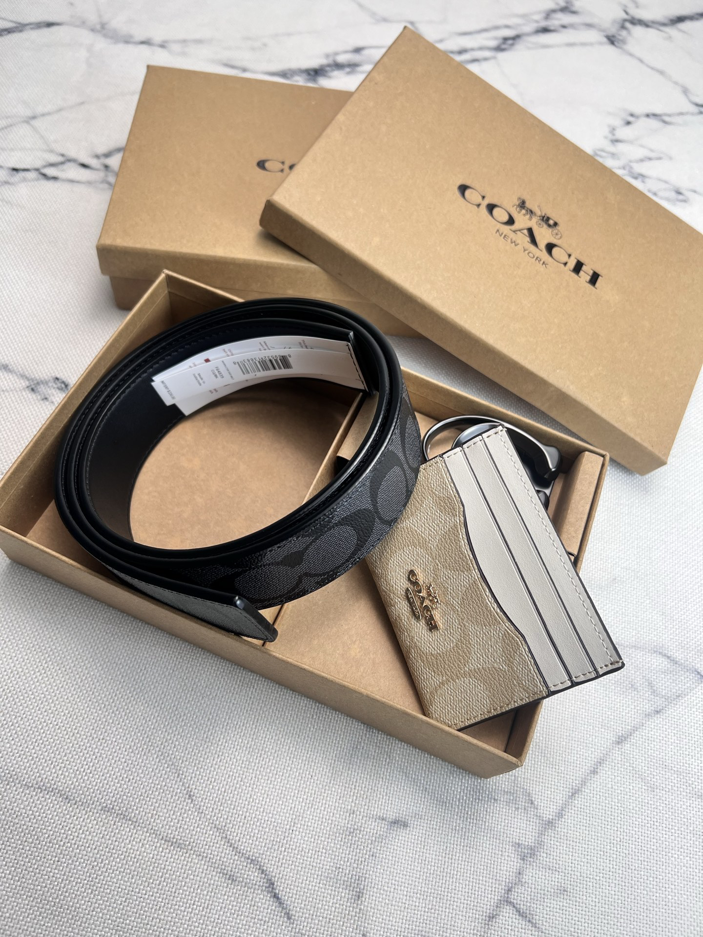 Coach F64839 Men's Leather Belt and CH415 Card Holder Set - Image 8