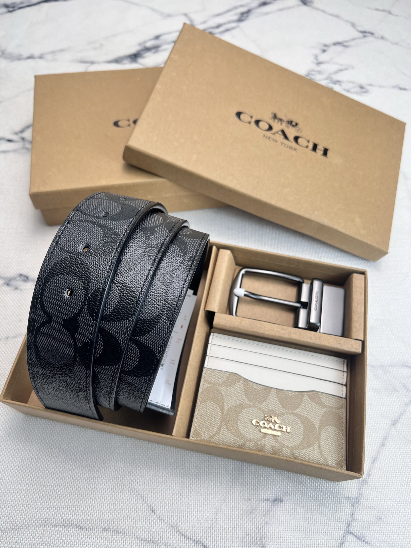 Coach Men's Leather Belt and Card Holder Gift Set F64839 - Image 8
