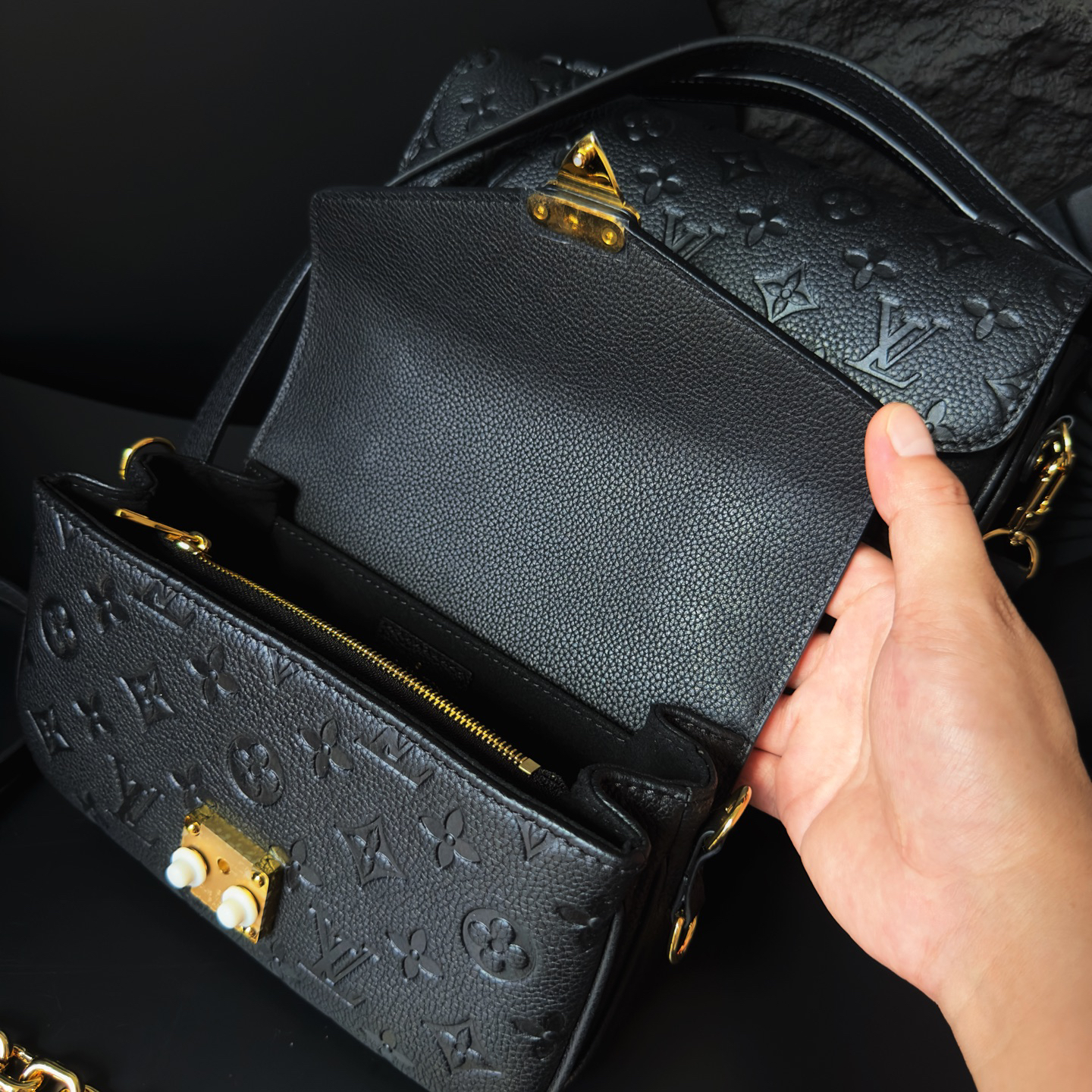 Pochette Metis East West Shoulder Bag in Black Cowhide Leather - Image 8