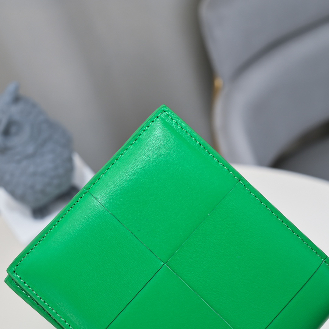 Cassette Woven Premium Cowhide Bifold Wallet - Image 8