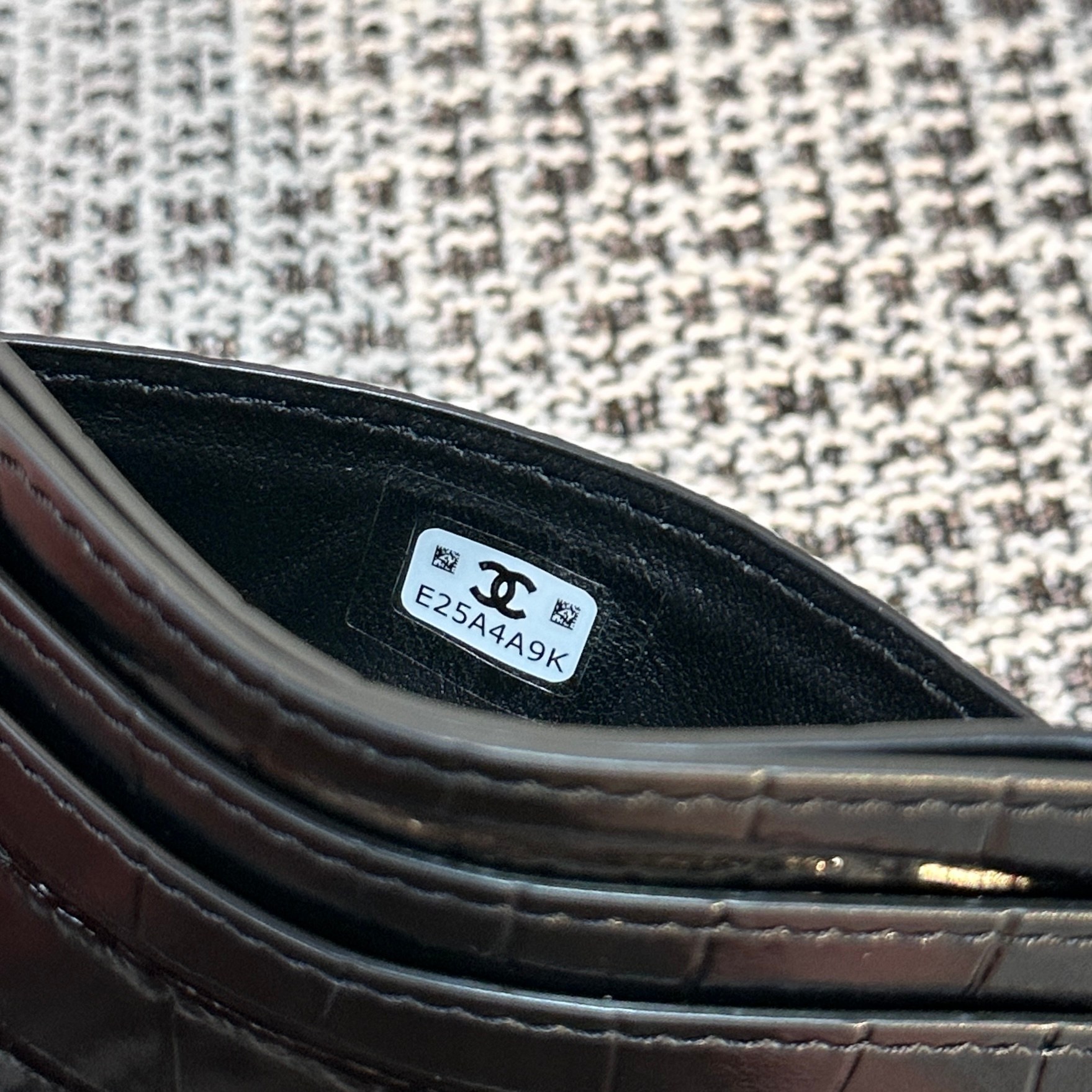 CHANEL Crocodile-Embossed Leather Wallet - Image 8