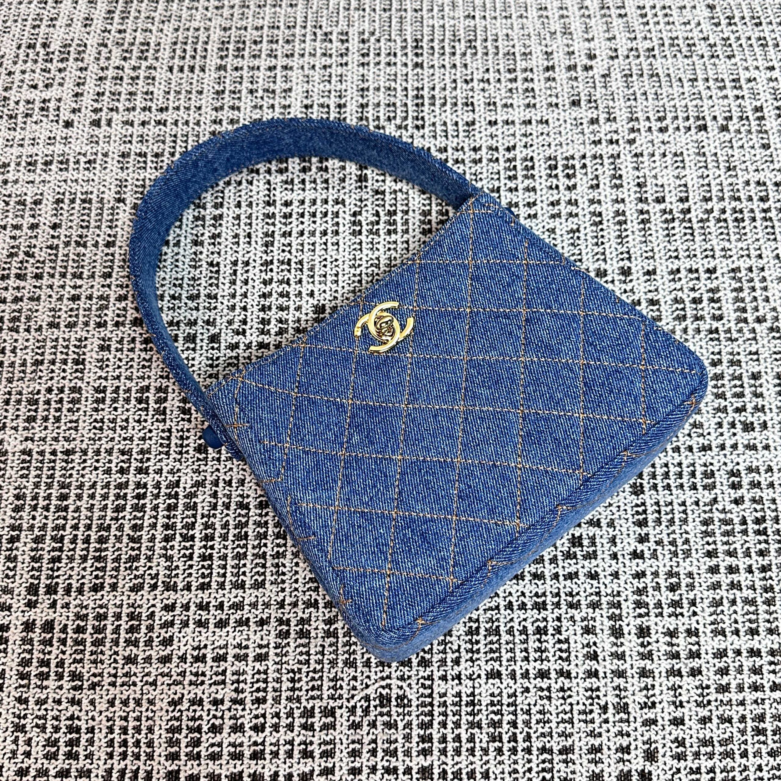 Chanel Vintage Denim Twin-Star Handbag - Image 8