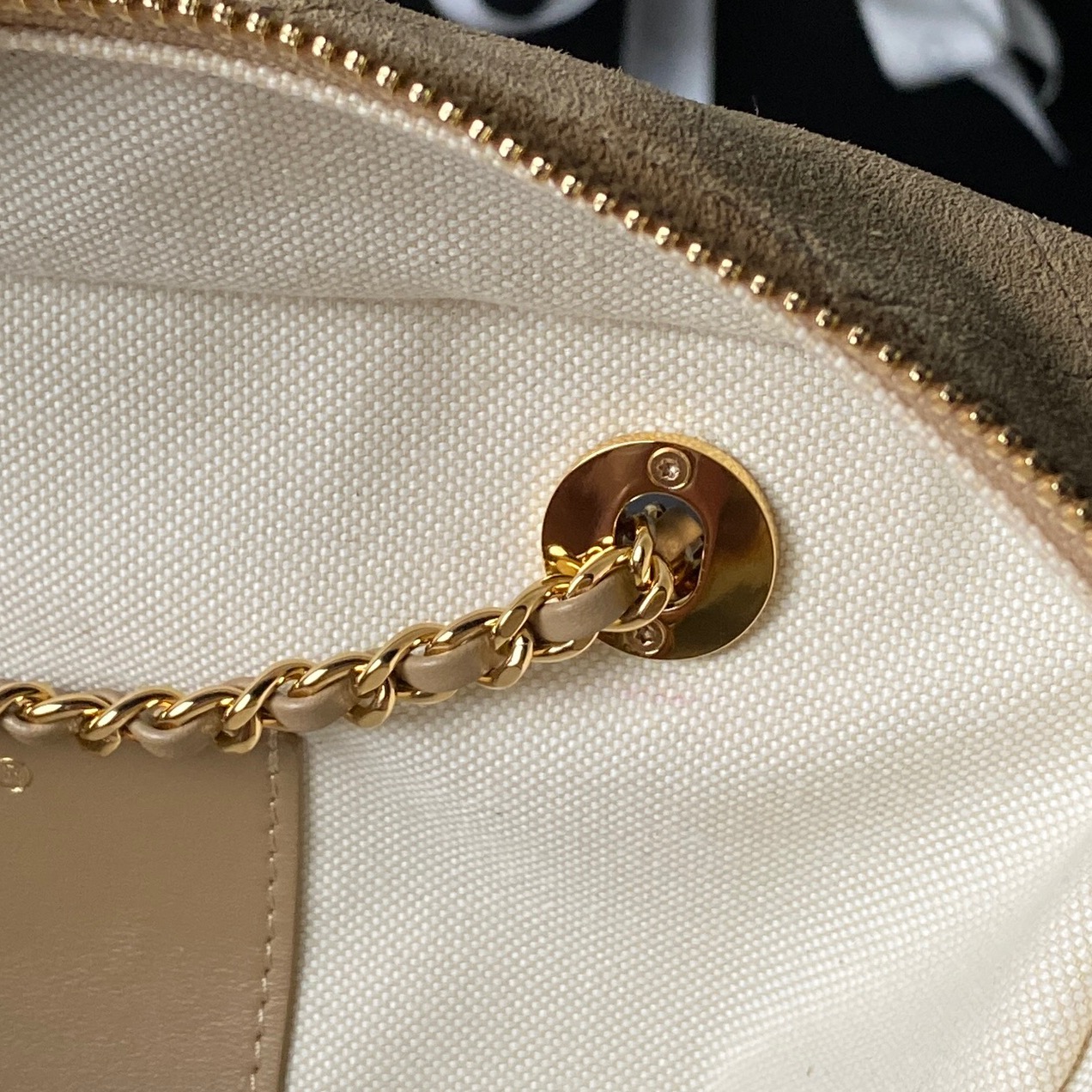 Chanel 26A Limited Edition AS6406 Lambskin Crossbody Bag - Image 8