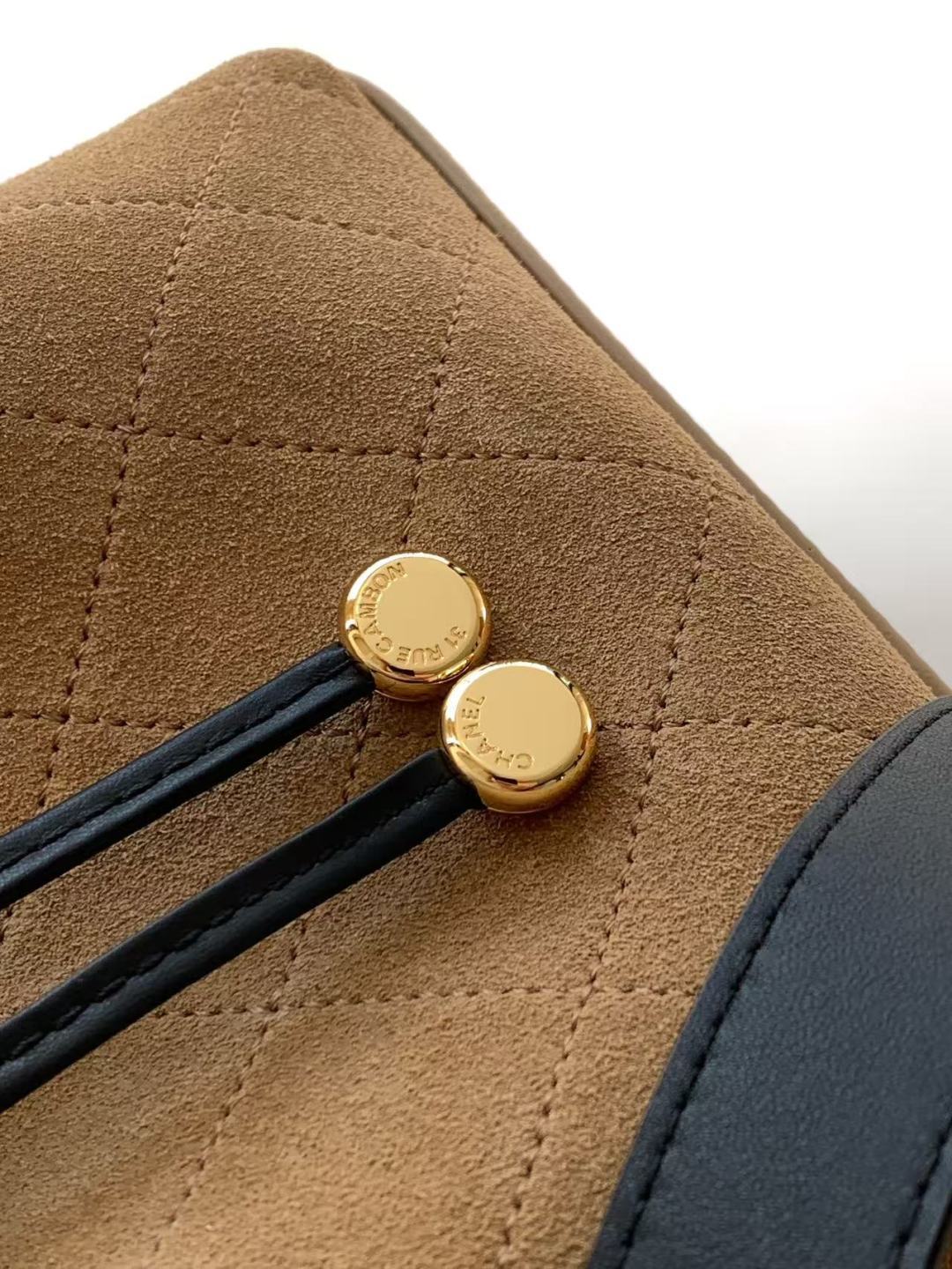 Chanel 26B AS6537 Small Leather Bucket Crossbody Bag - Image 8