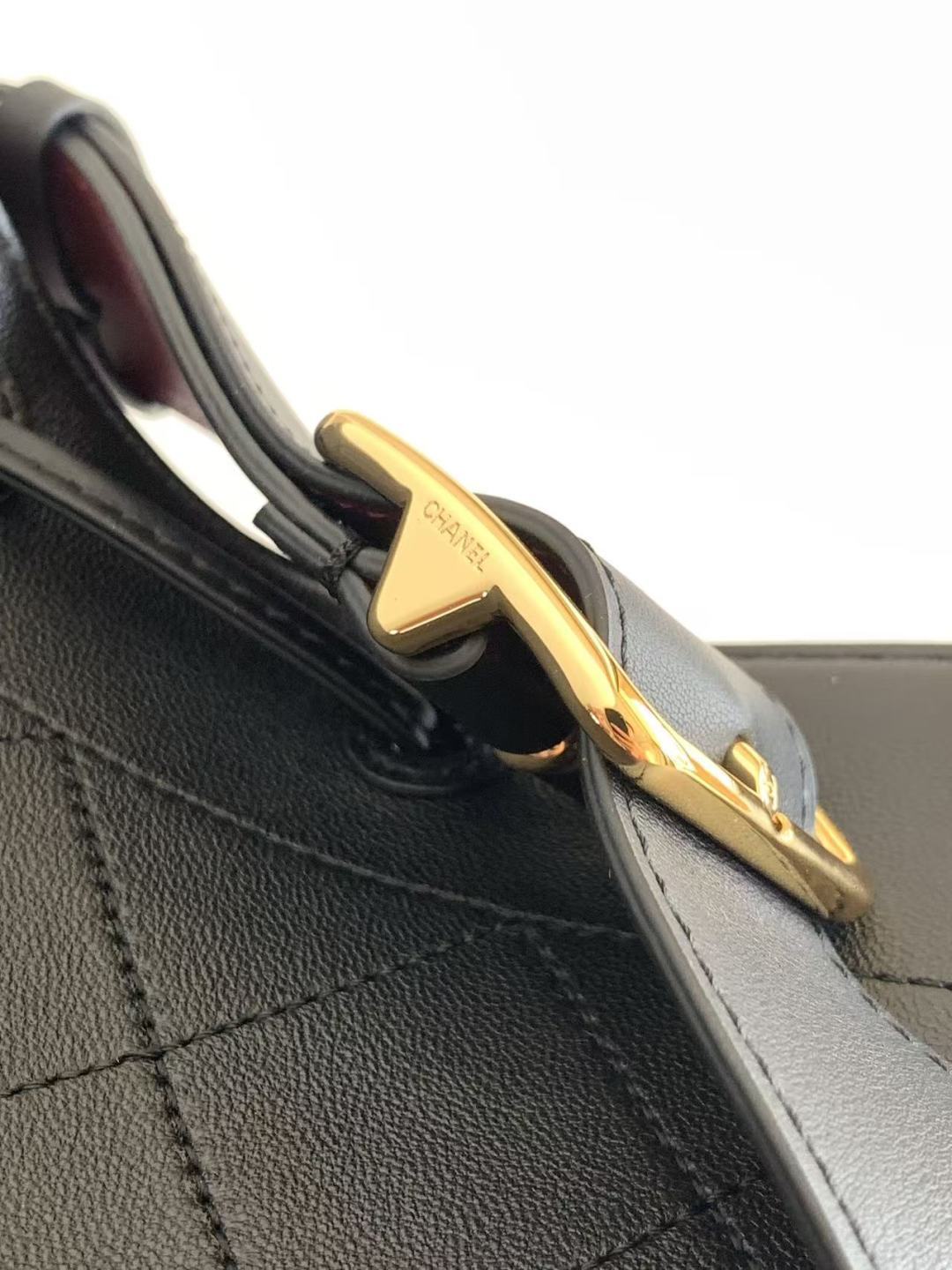 Chanel 26B AS6584 Large Bucket Crossbody Bag - Image 8