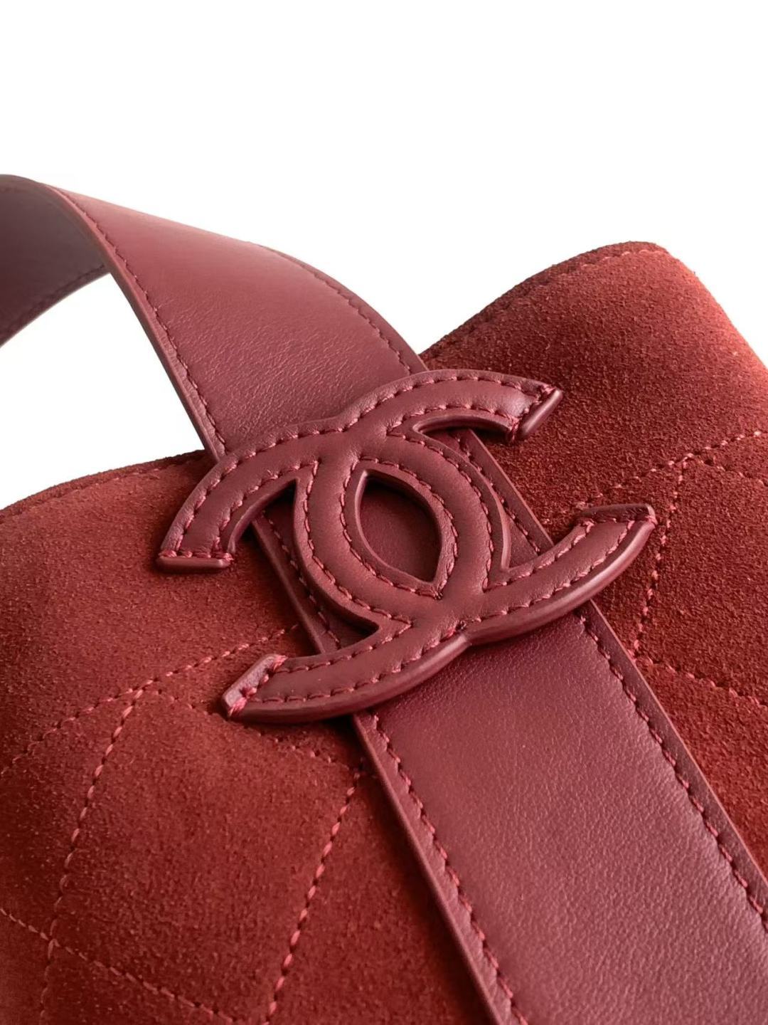 Chanel 26B AS6584 Large Calfskin Bucket Crossbody Bag - Image 8