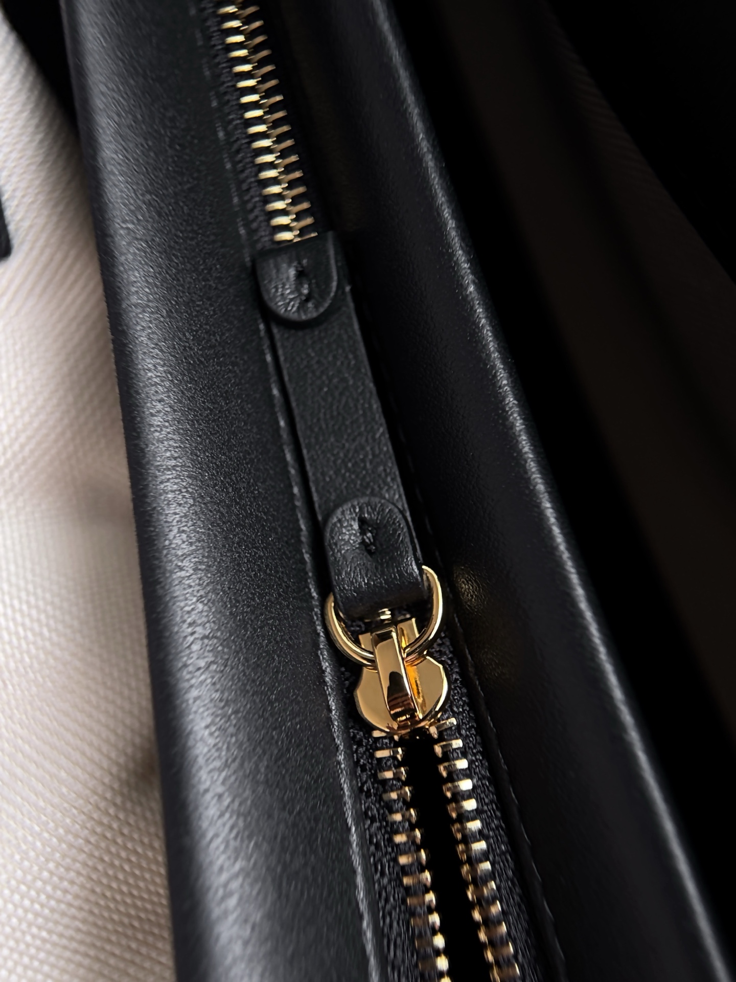 Chanel 26A Metiers d'Art Leopard-Print Baguette Shoulder Bag - Image 8
