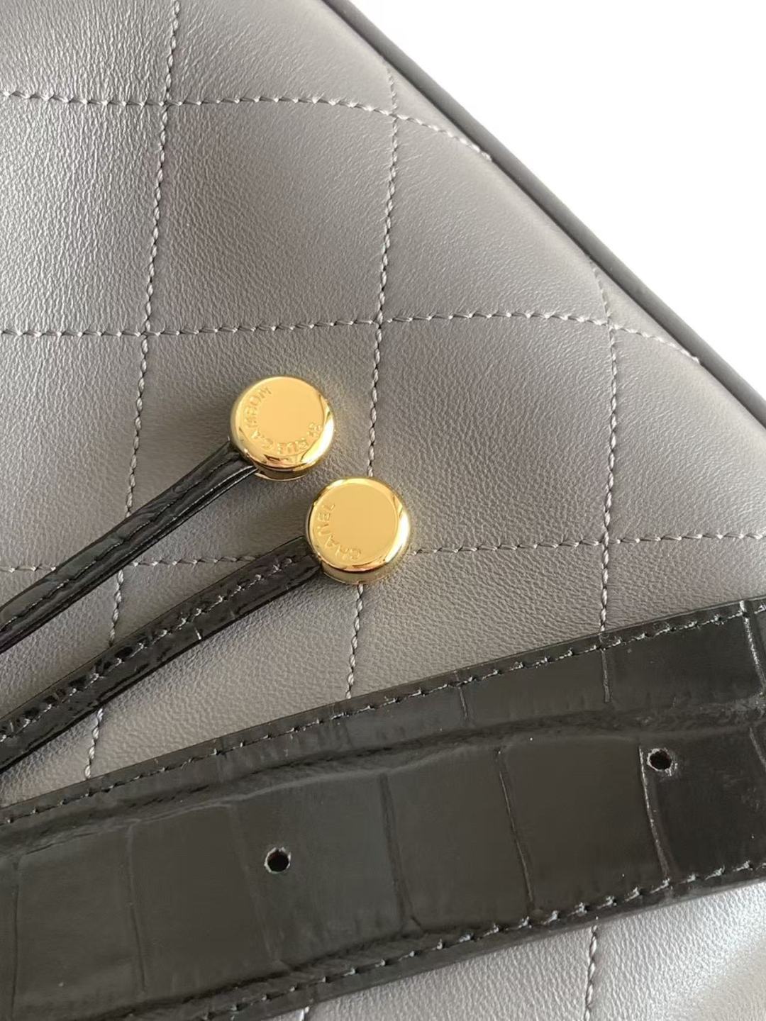 Chanel 26B AS6584 Large Bucket Bag - Image 8