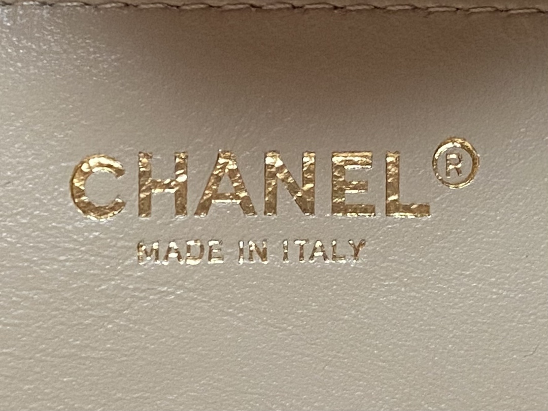 CHANEL Mini Spotted Velvet Bucket Bag - Image 8