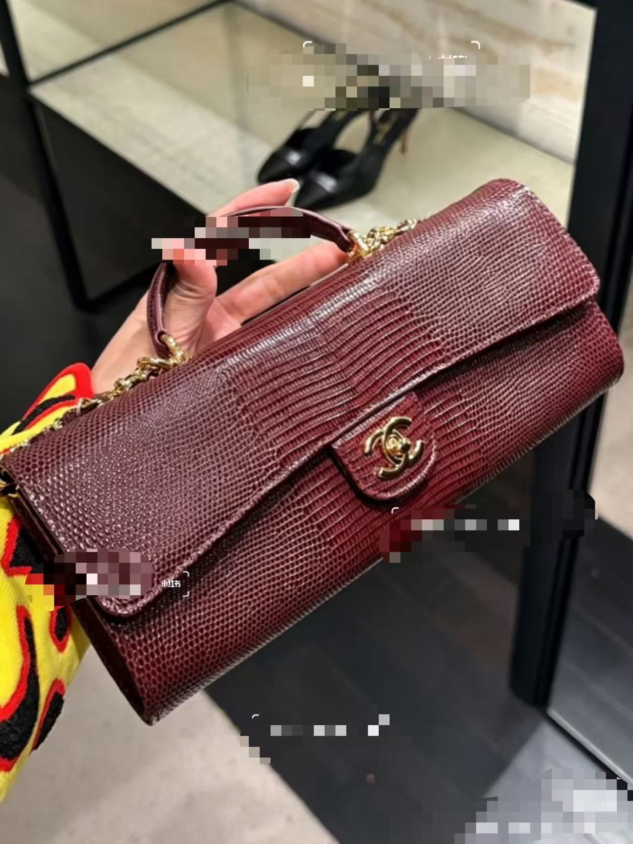 Chanel 26A Burgundy Crocodile-Embossed Leather Shoulder Bag - Image 8