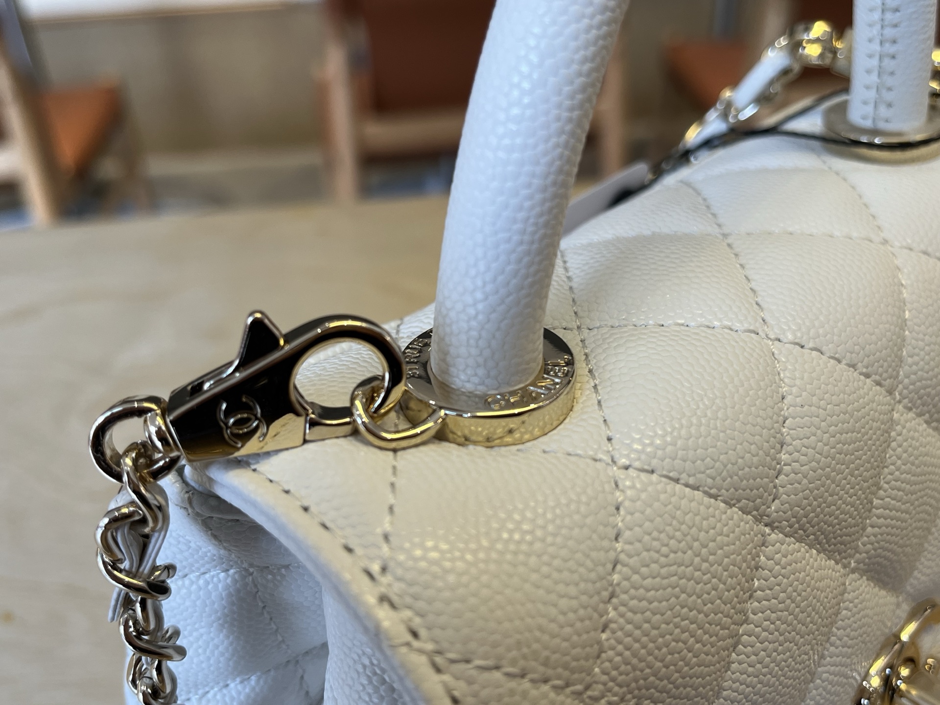 Chanel AS2215 Coco Handle Calfskin Top-Handle Bag - Image 8