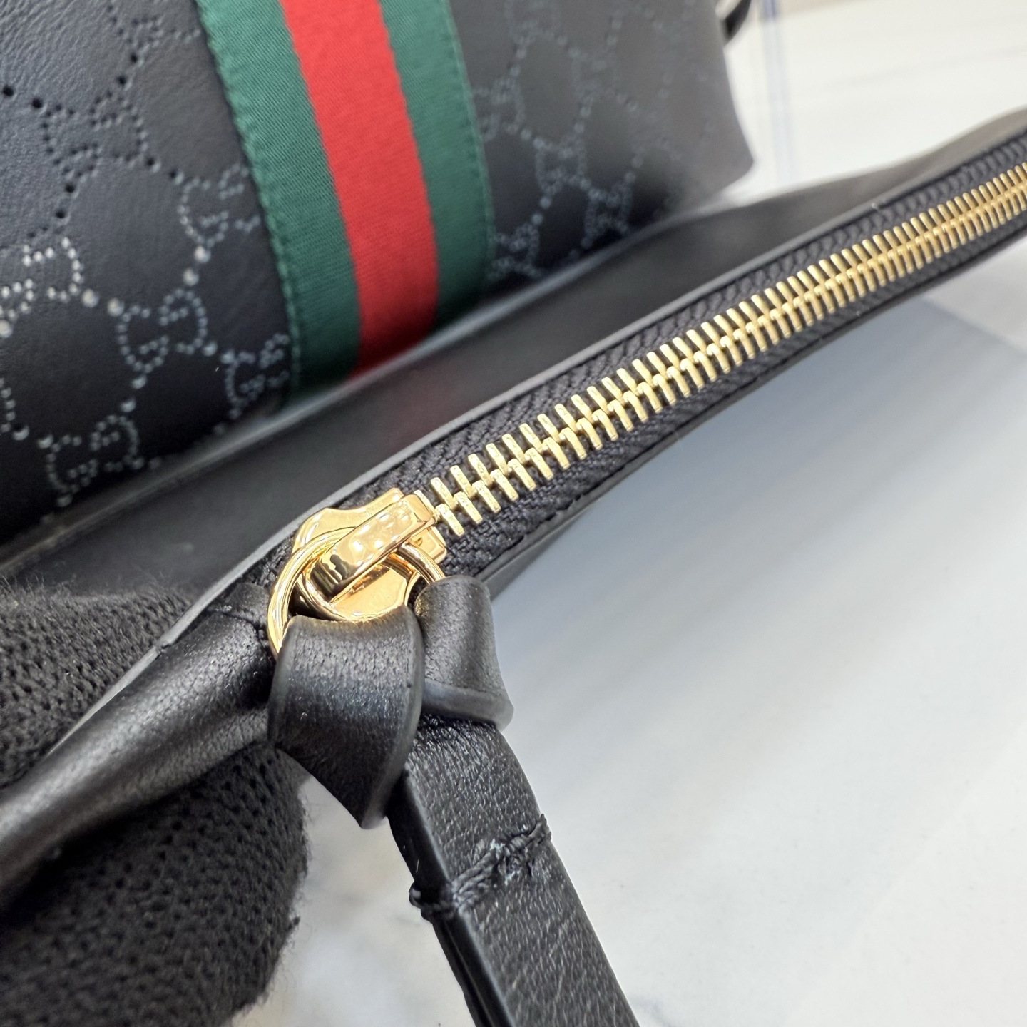 Gucci Perforated Leather Bag 860845 - Image 8