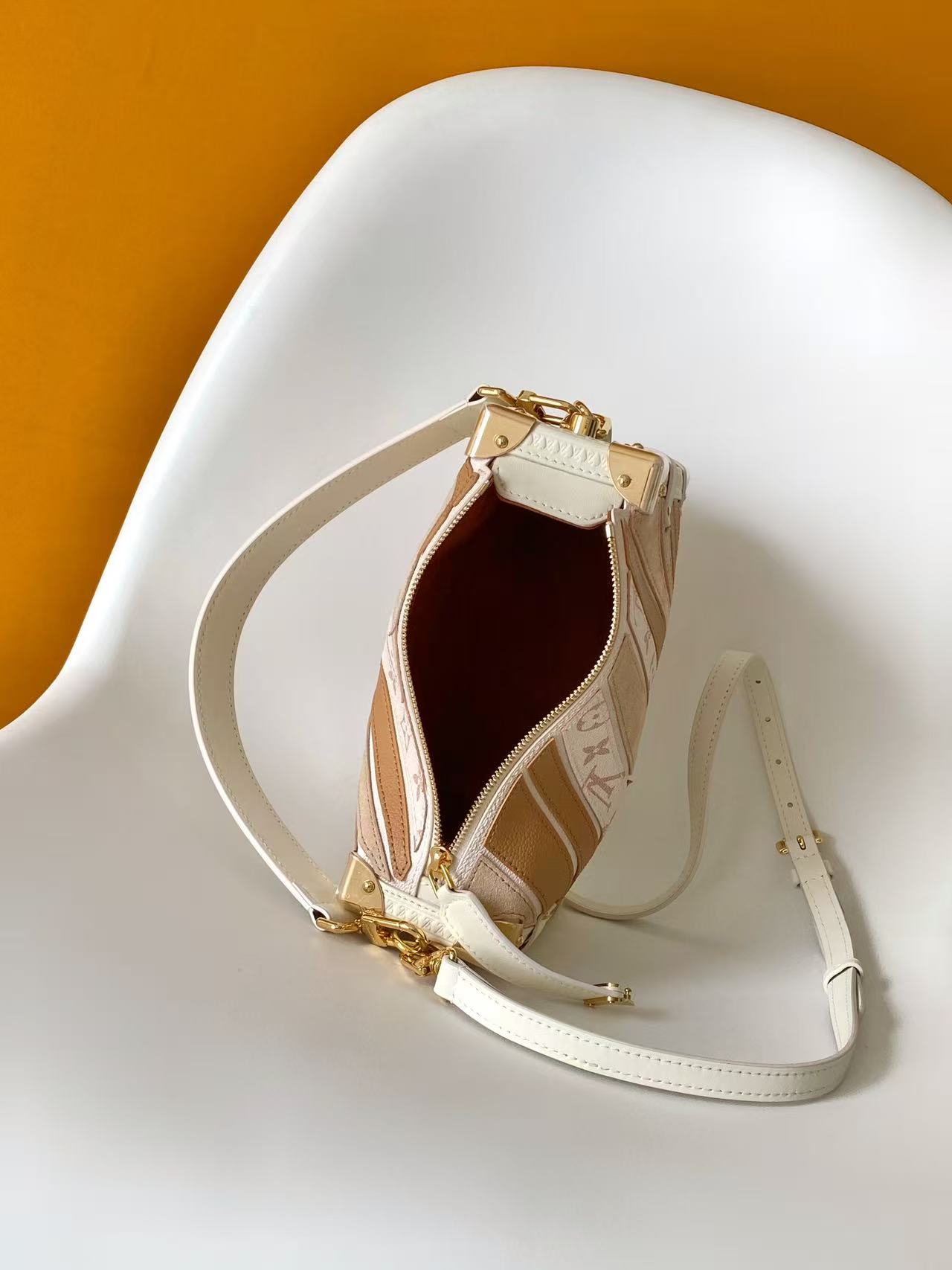 Louis Vuitton Side Trunk Medium Handbag M29666 - Image 8