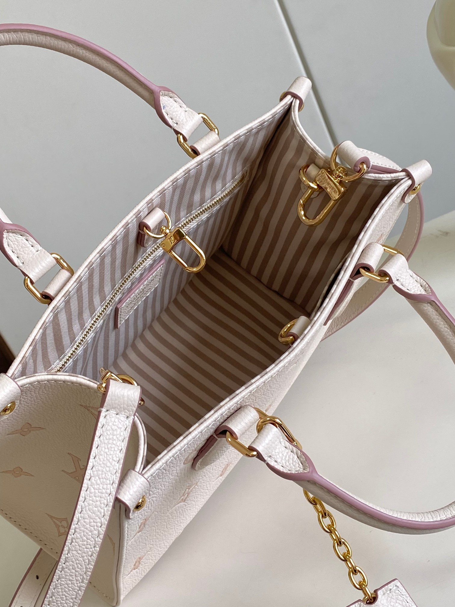 Louis Vuitton OnTheGo Small Handbag M14403 in Beige Monogram Empreinte Leather - Image 8