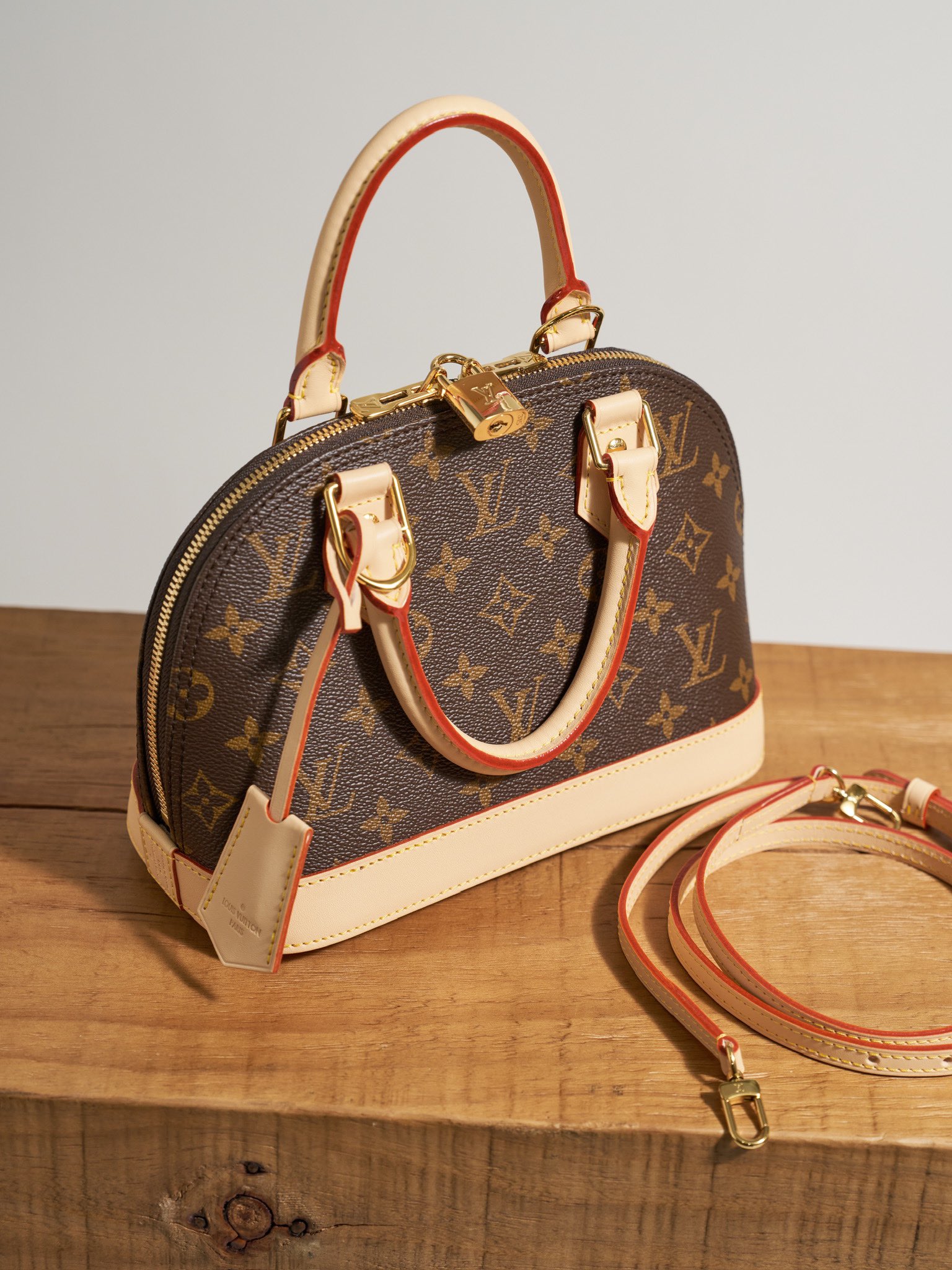 Louis Vuitton Alma BB Handbag in Monogram Canvas - Image 8