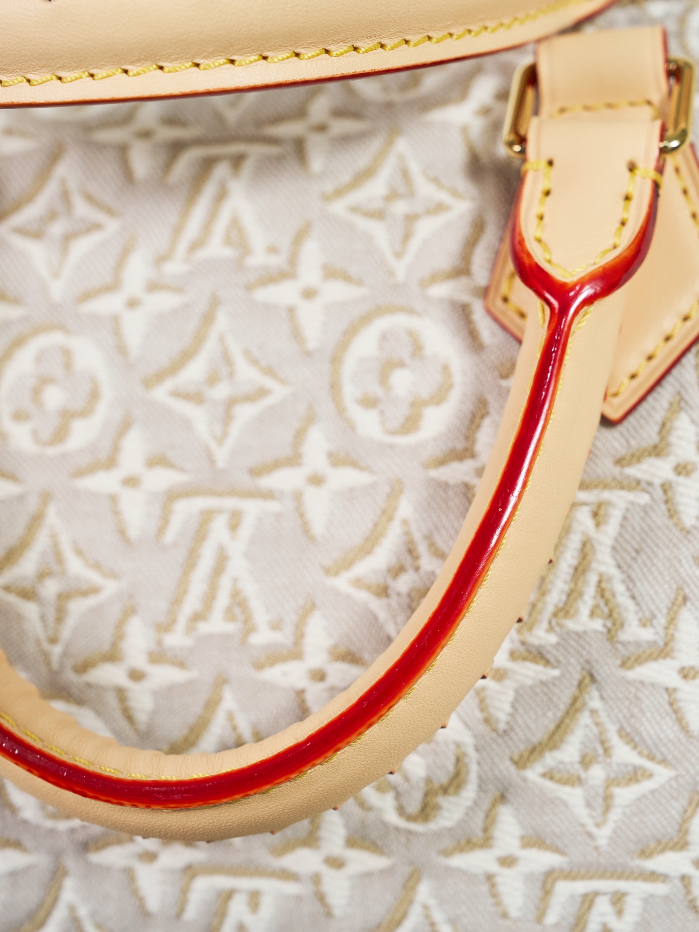 Louis Vuitton Sedy Soft 30 Handbag - Image 8