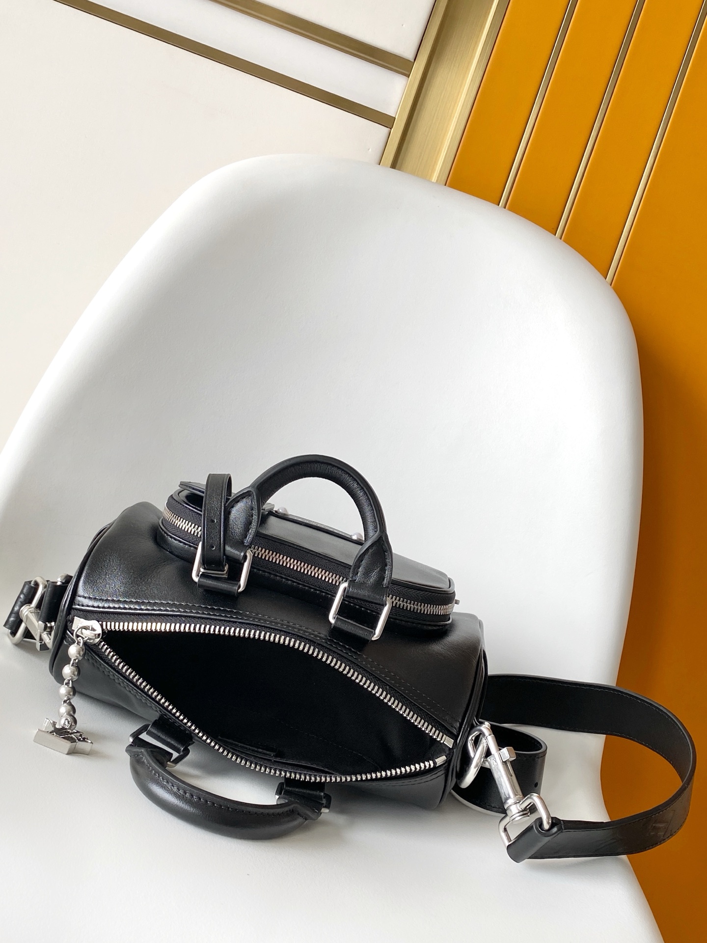 Louis Vuitton M13988 Keel Cargo Bandouliere 25 Crossbody Bag - Image 8