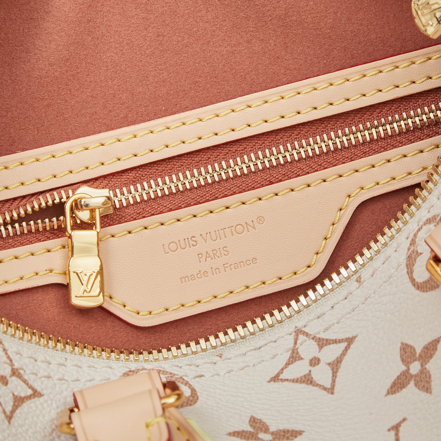 Louis Vuitton M2A038 Crafty Sedy Bandoulière Bag - Image 8