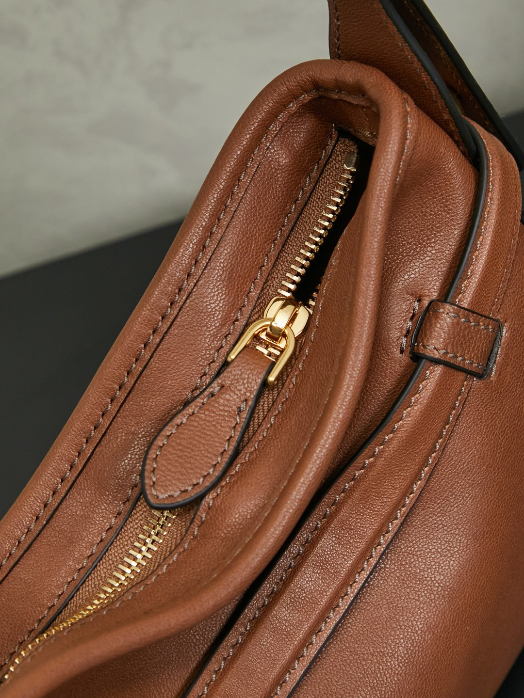 Aventure Embossed Leather Shoulder Bag, Model 5BC214 - Image 8
