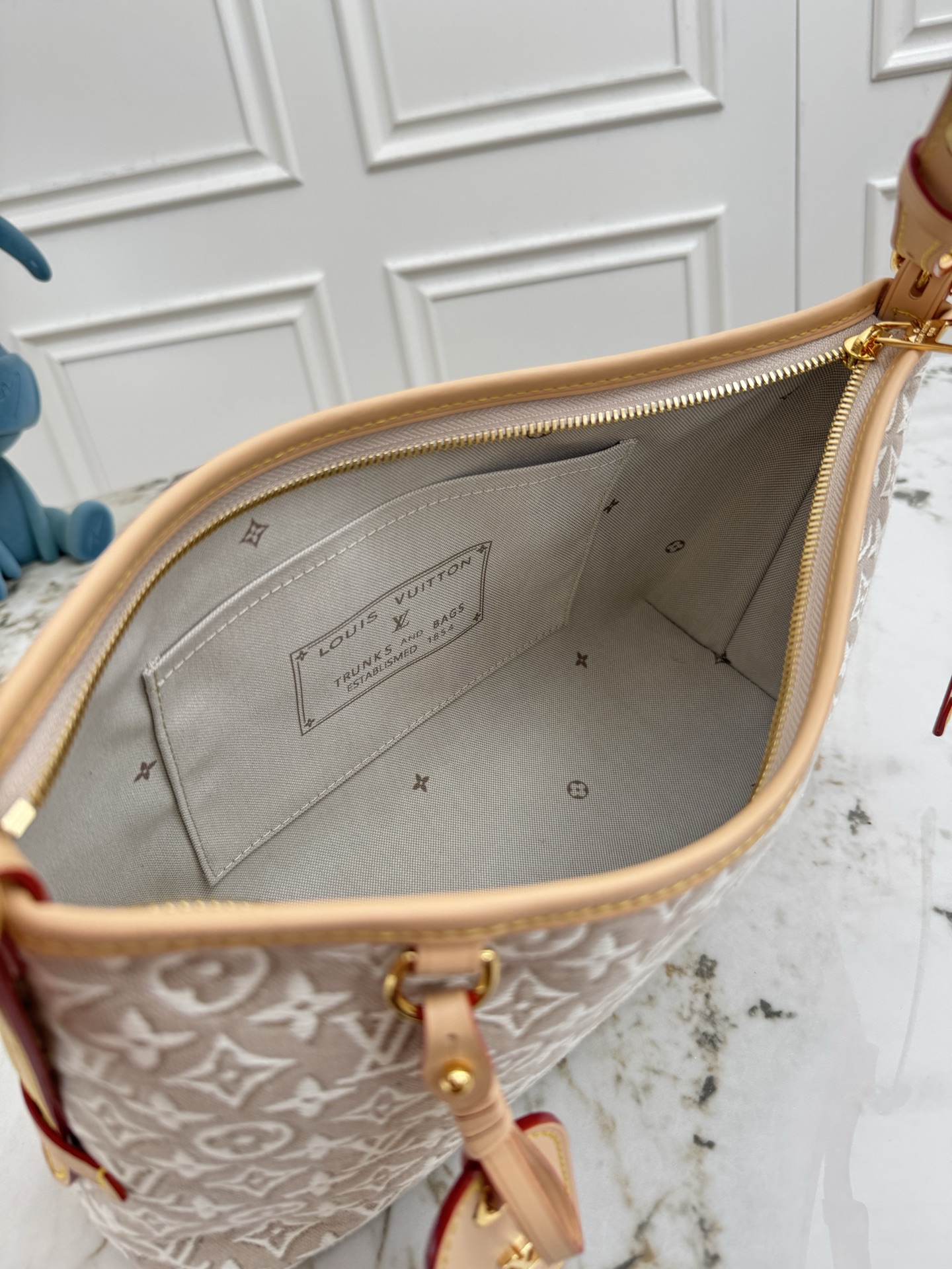 Louis Vuitton CarryAll EastWest Handbag in White Embossed Denim - Image 8