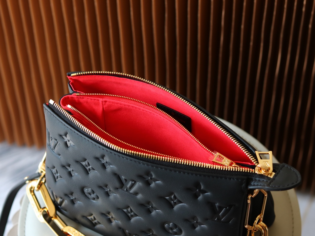 Louis Vuitton Coussin BB Lambskin Shoulder Bag - Image 8