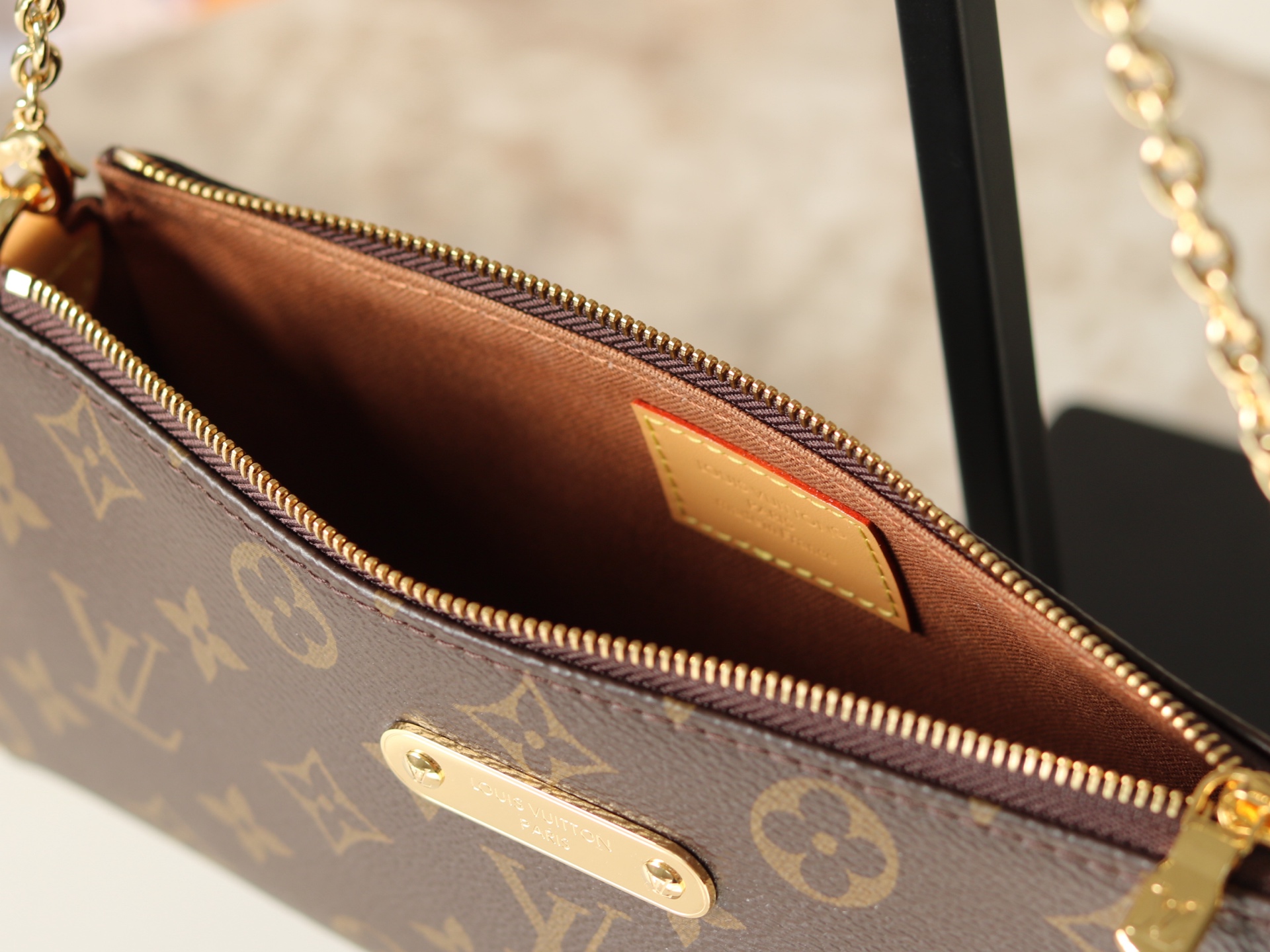 Louis Vuitton Pochette Eva Clutch - Image 8
