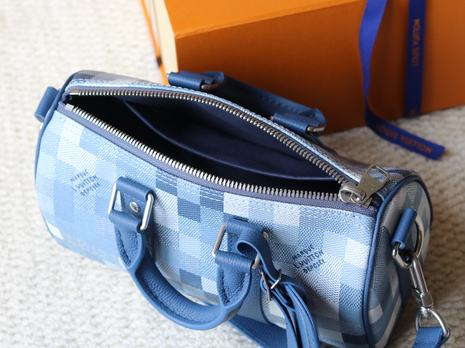 Louis Vuitton Keepall Bandoulière 25 Damoflage Canvas Bag - Image 8