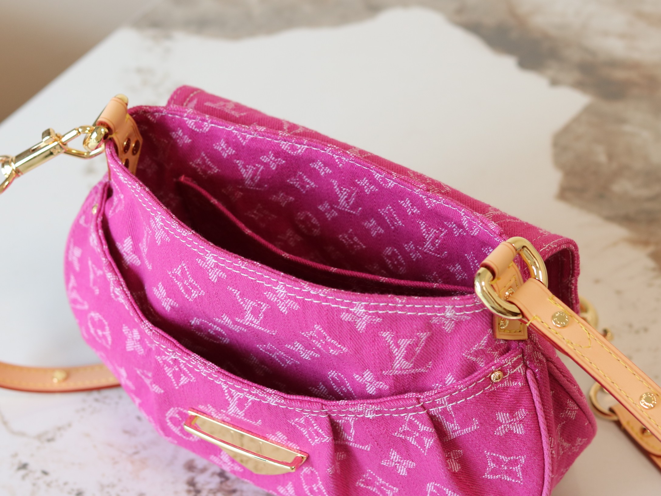 Louis Vuitton Rendez-Vous Sunset Handbag M28291 - Image 8