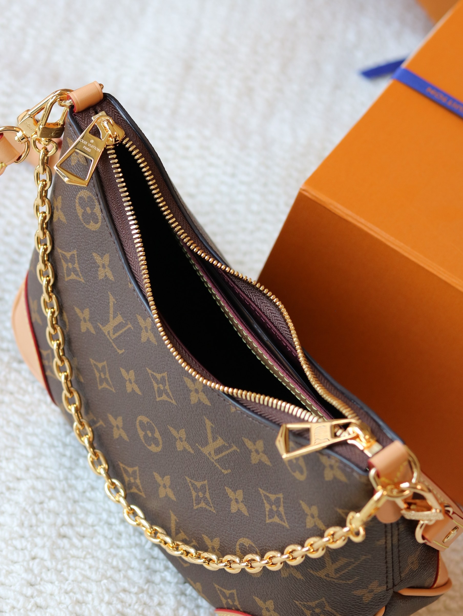 Louis Vuitton Boulogne Small Shoulder Bag - Image 8